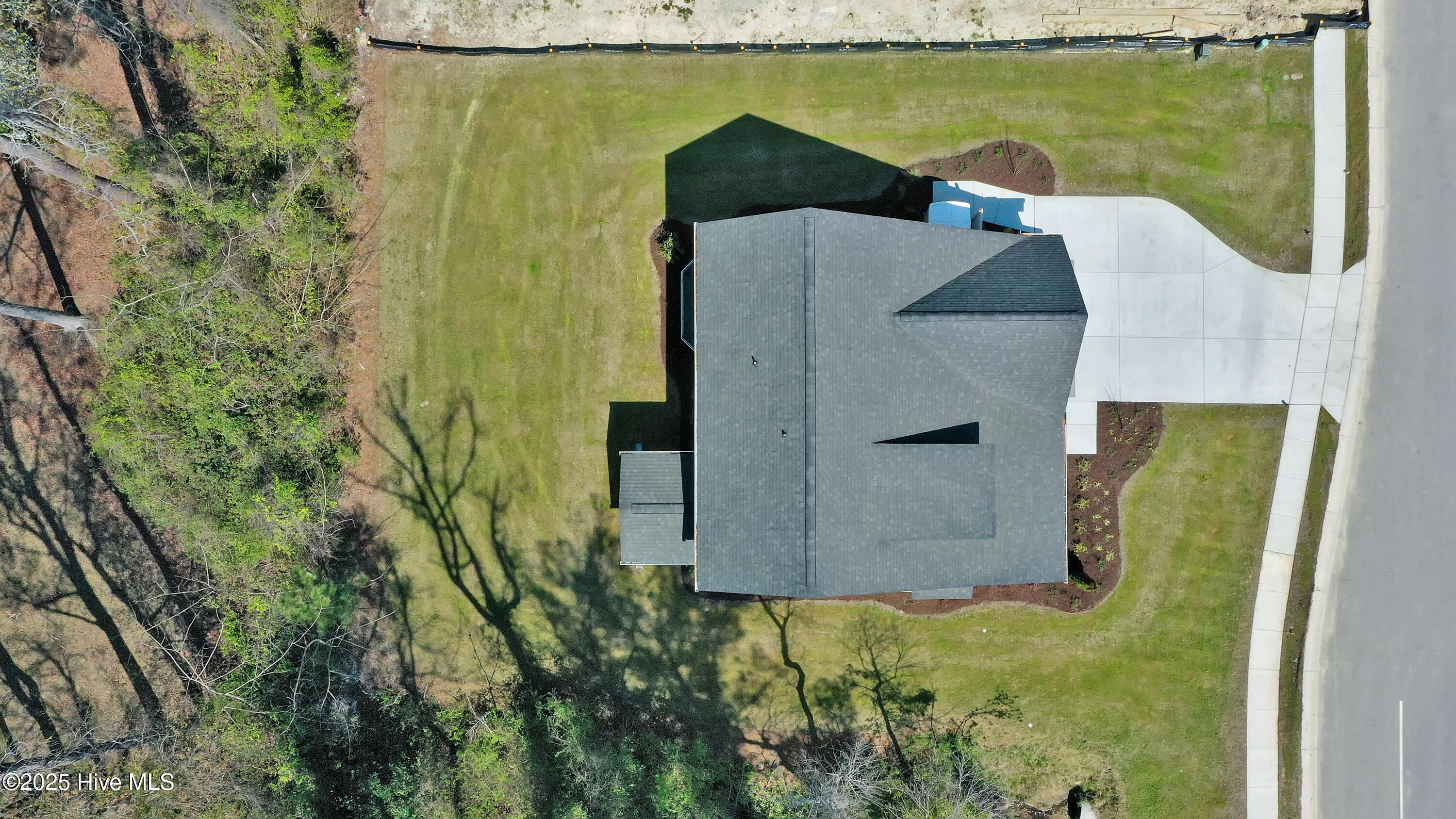 100535956 | Photo 51