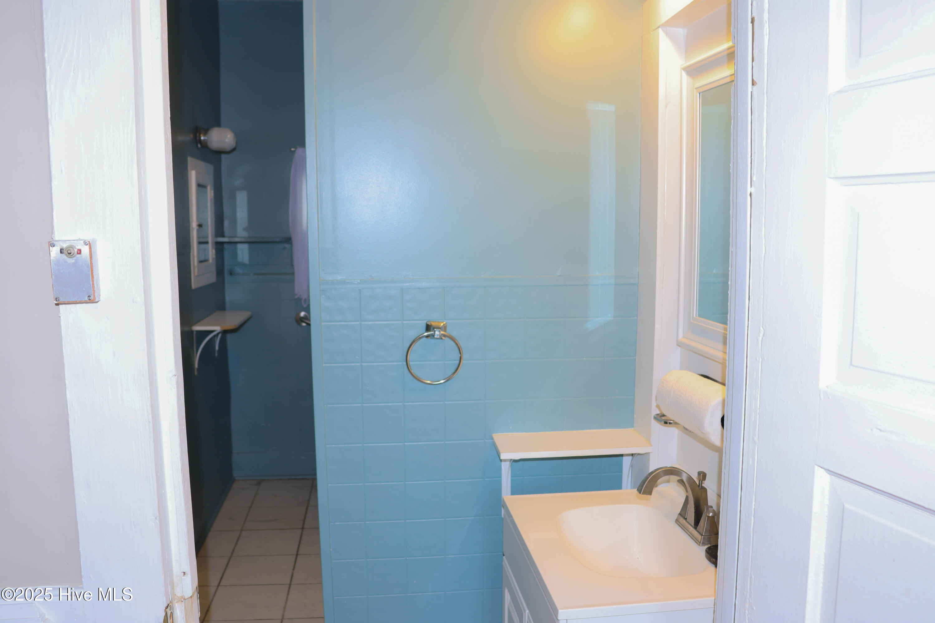 100512838 | Photo 11