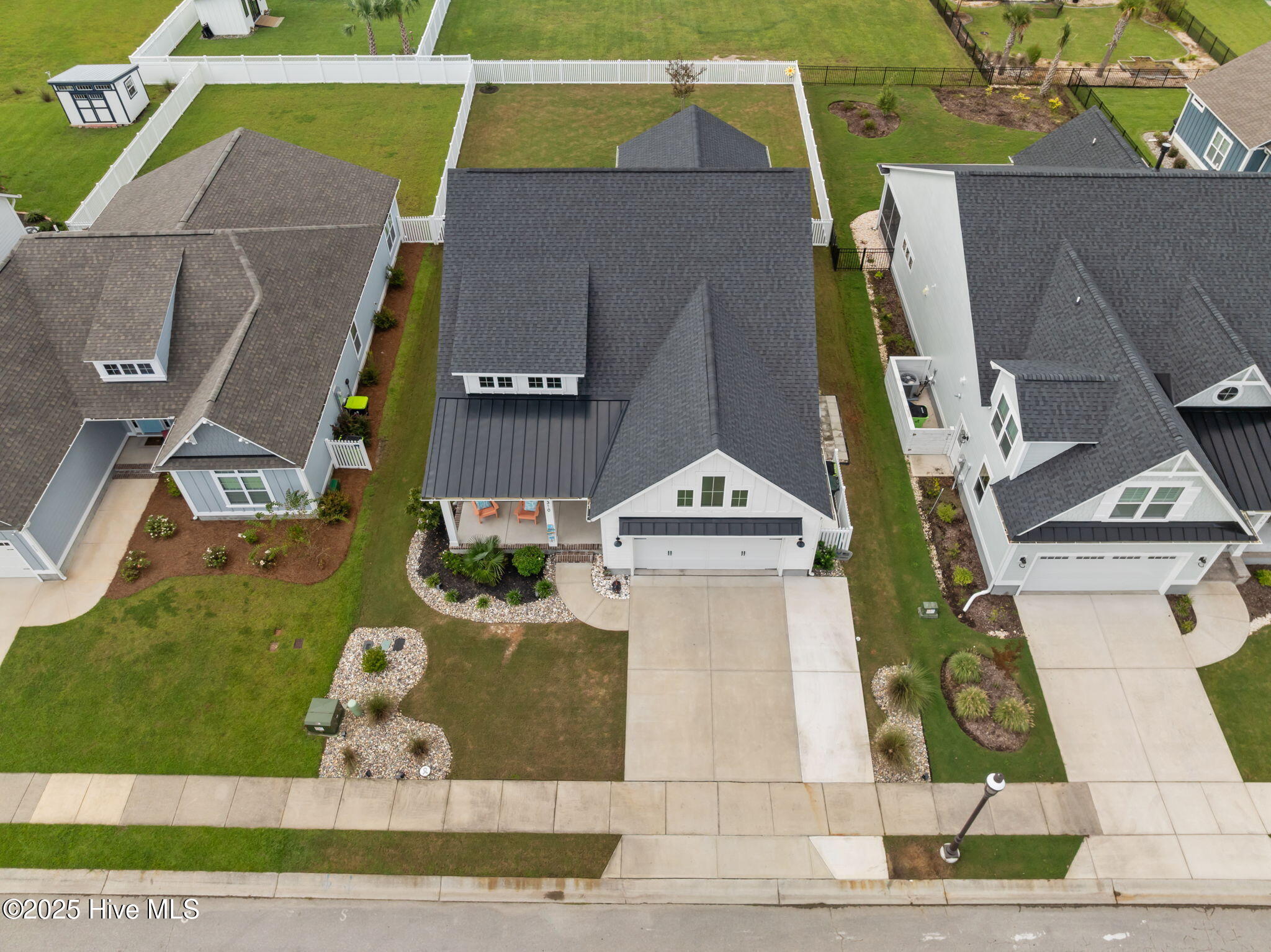 100527941 | Photo 14