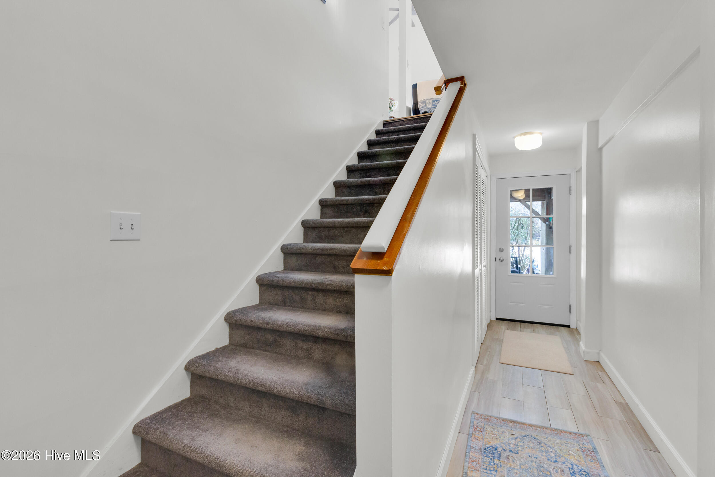 100557877 | Photo 18