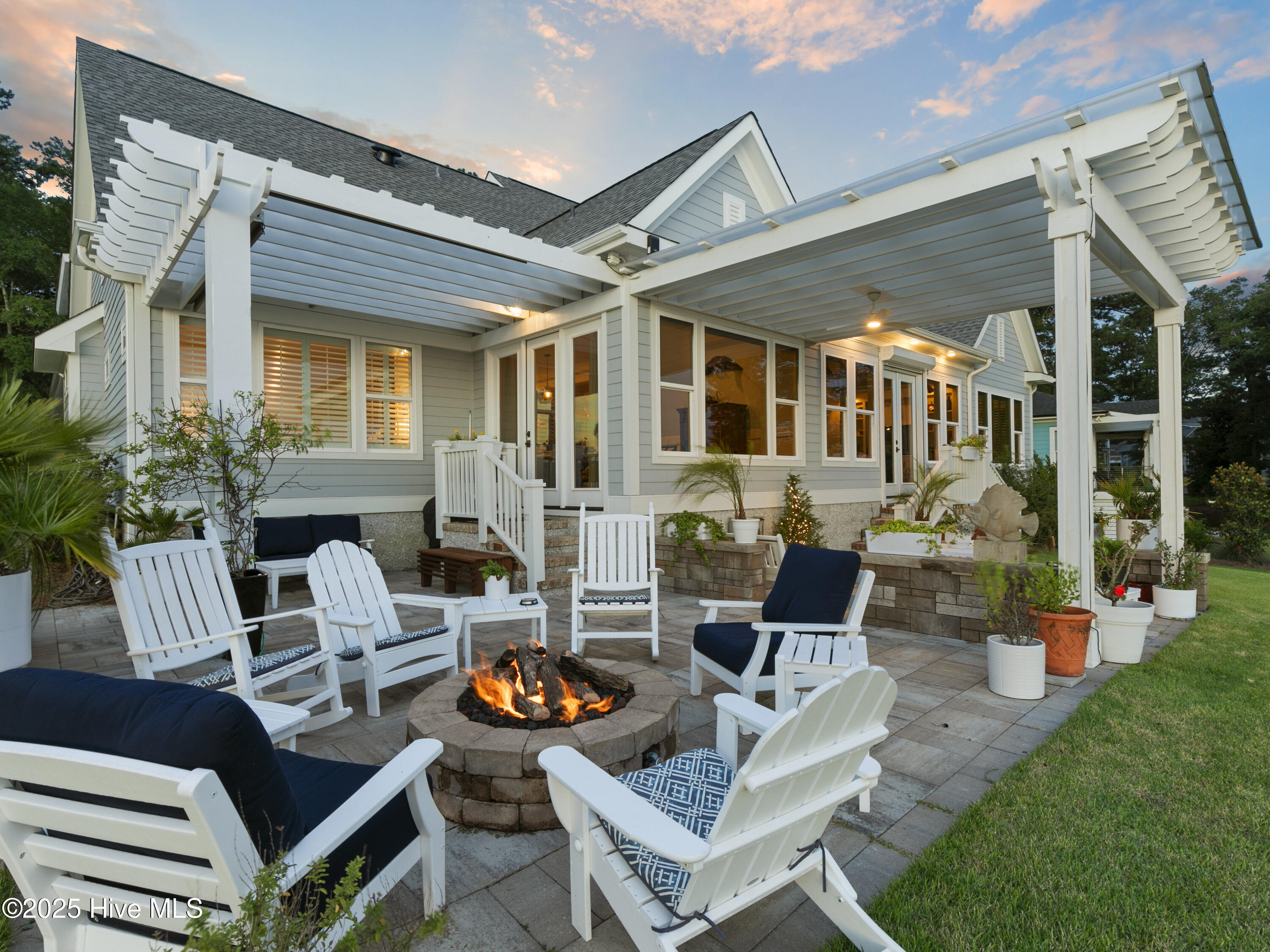 100537011 | Photo 58