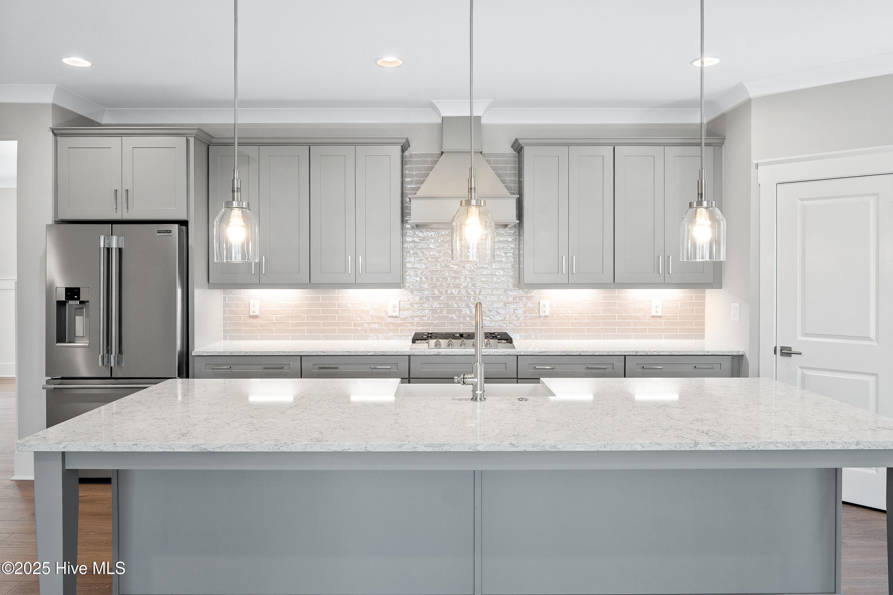 100521793 | Photo 13