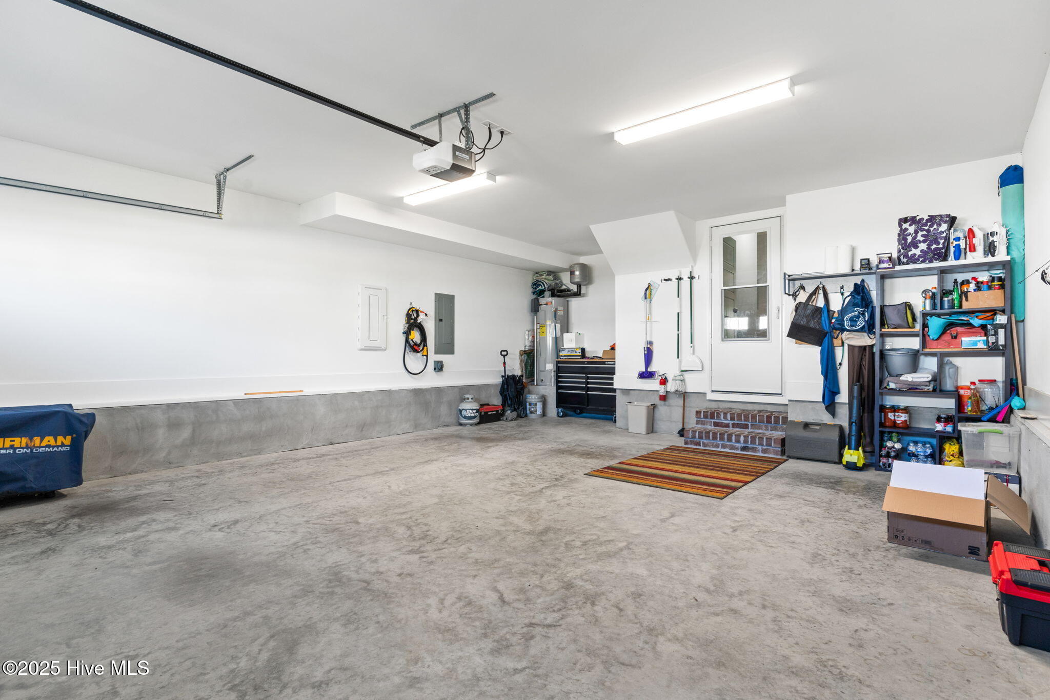 100534484 | Photo 64