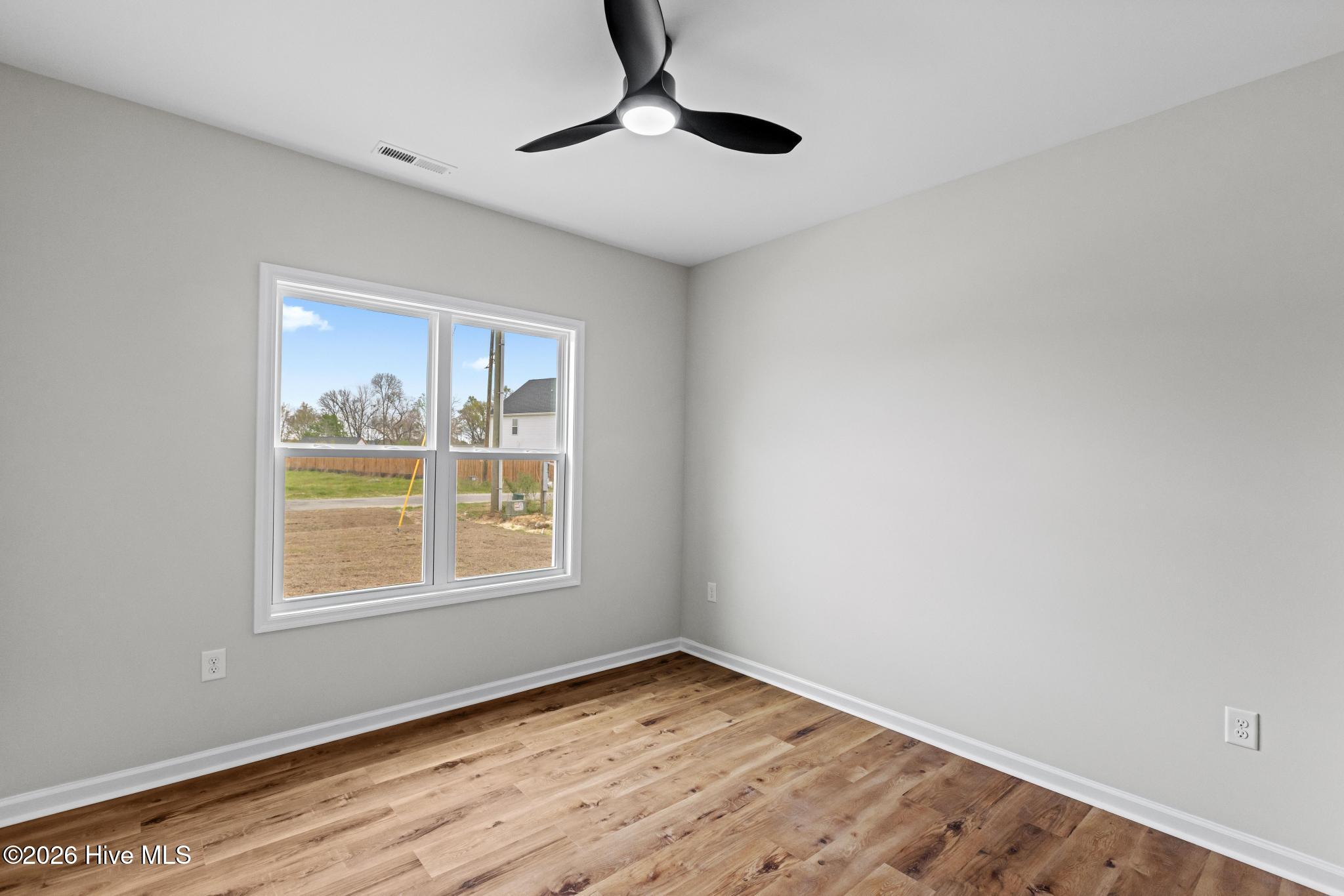 100515007 | Photo 22