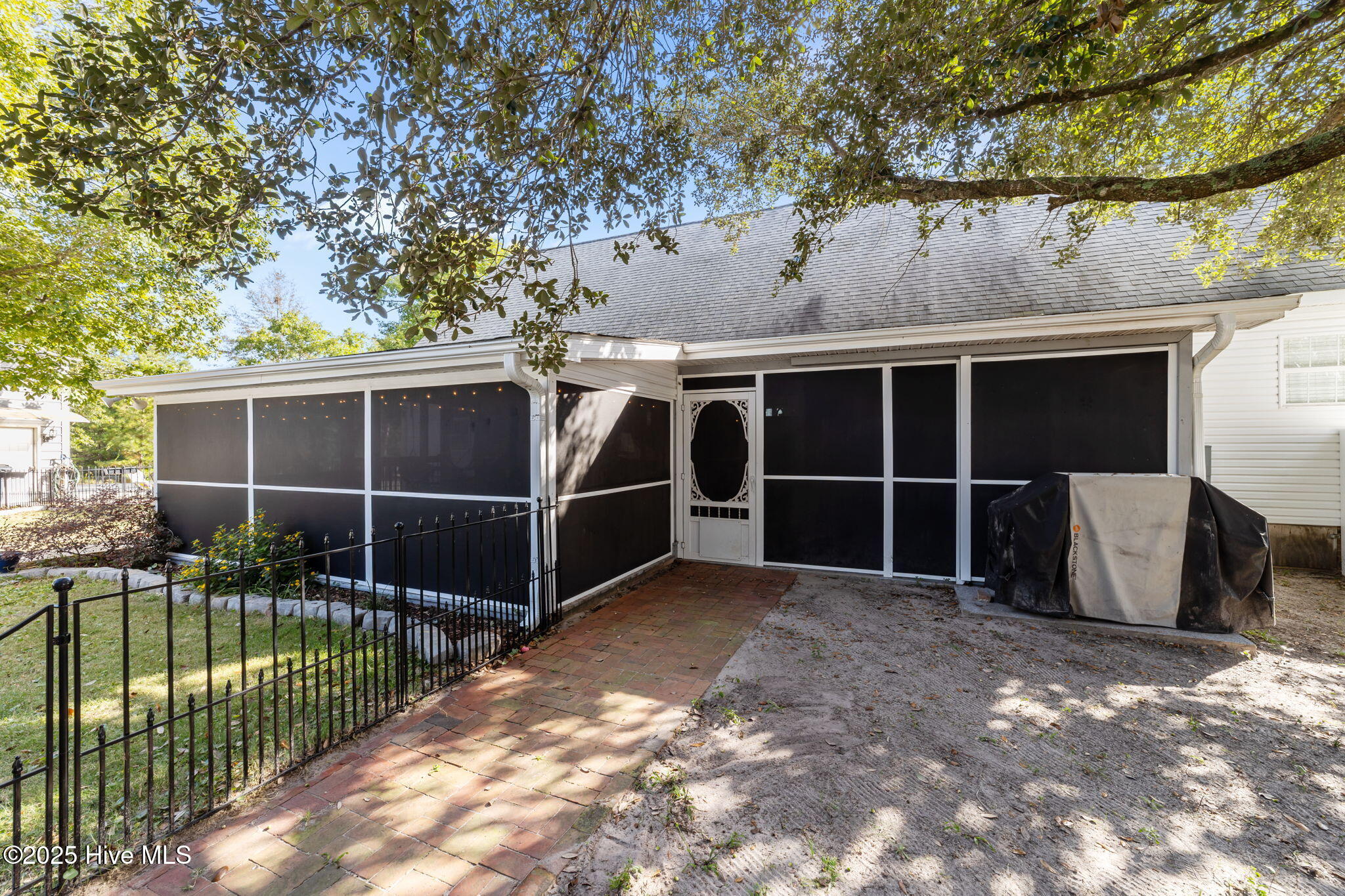 100533050 | Photo 41