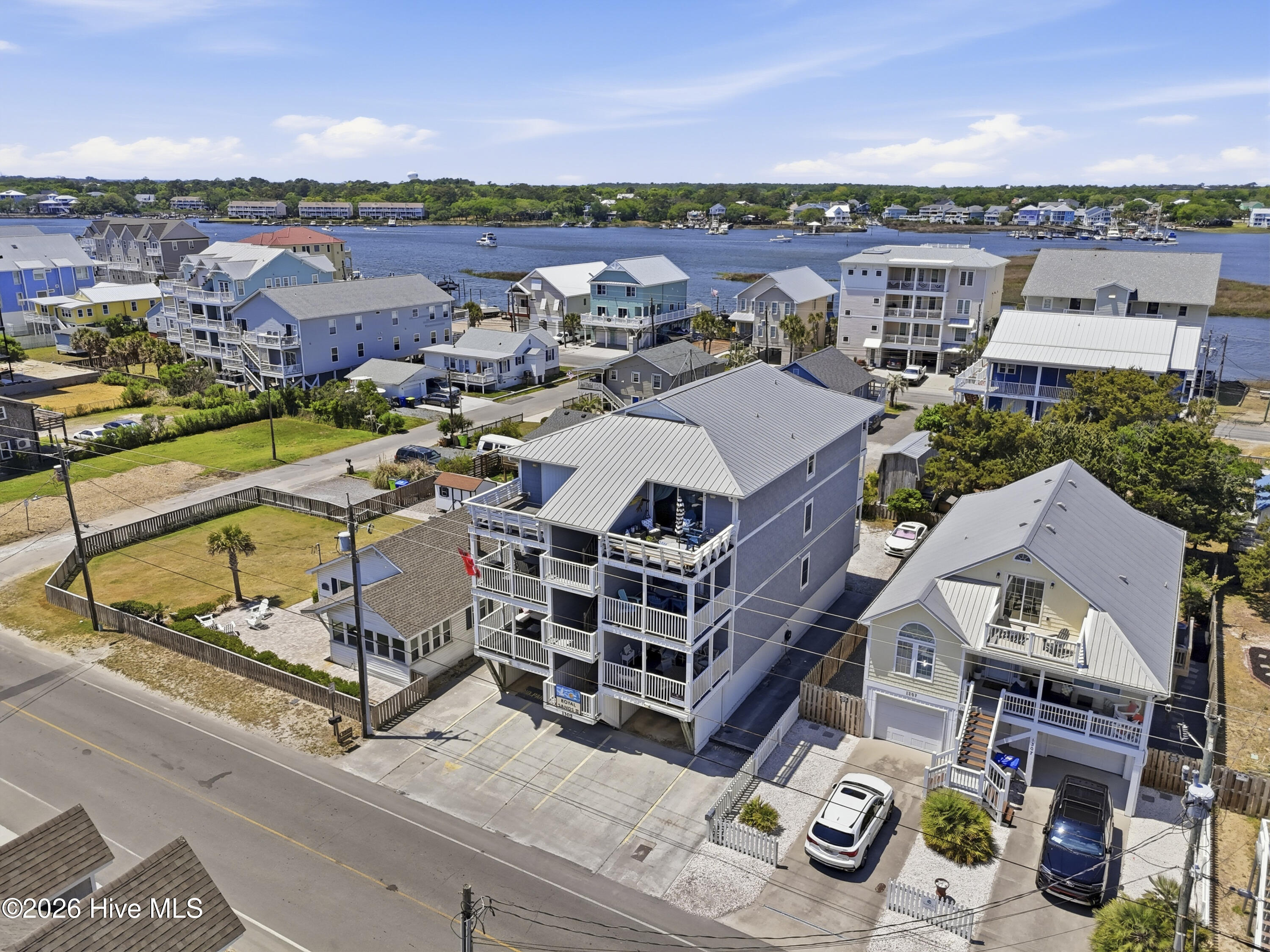 100569853 | Photo 27