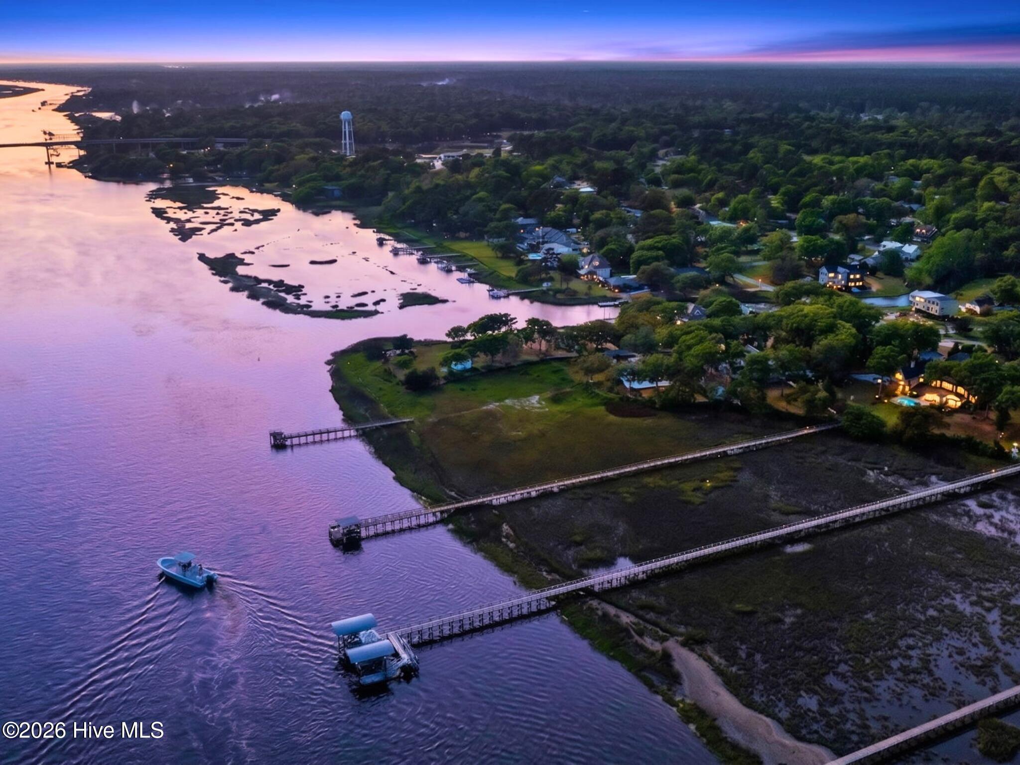 100568629 | Photo 75