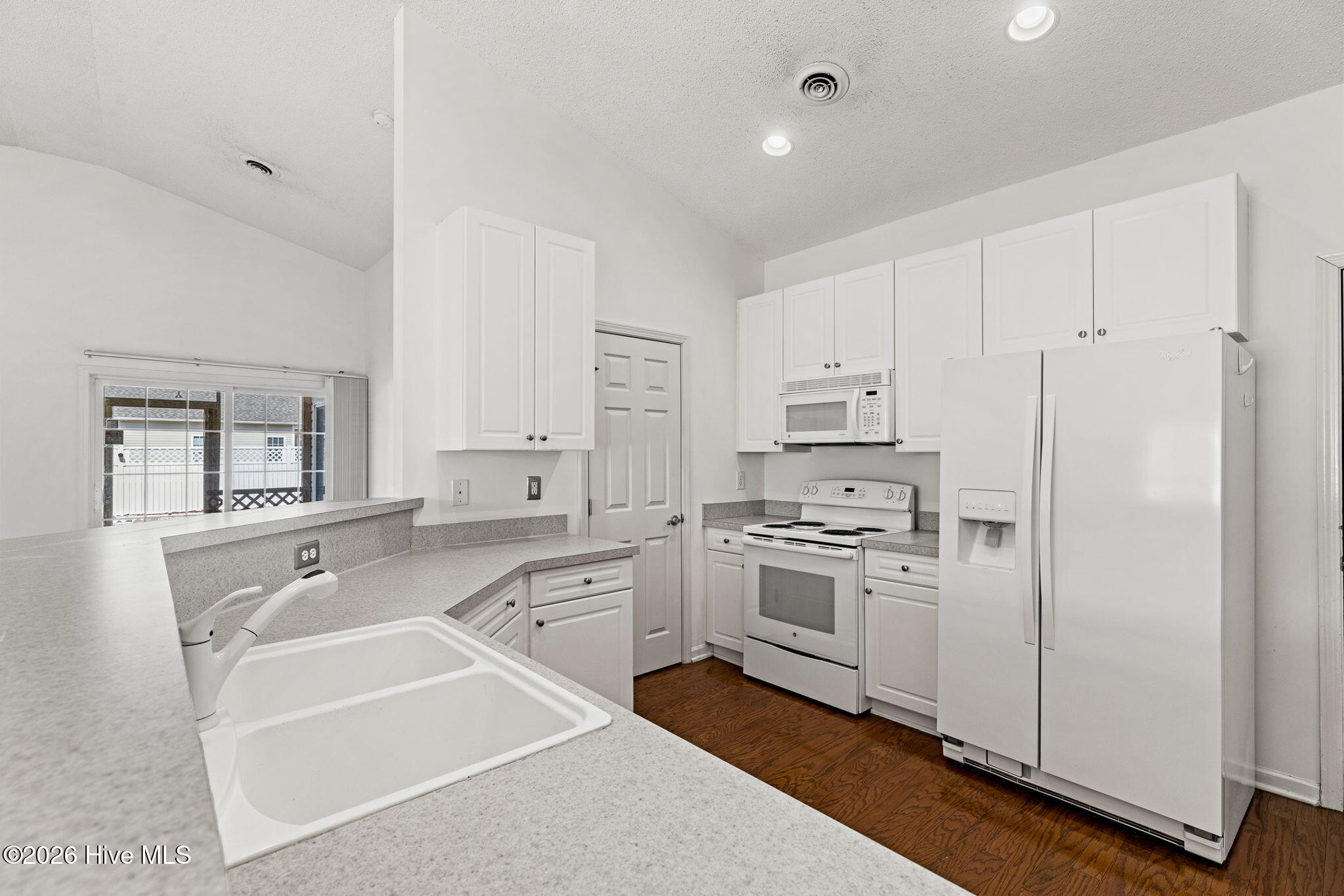 100556547 | Photo 13