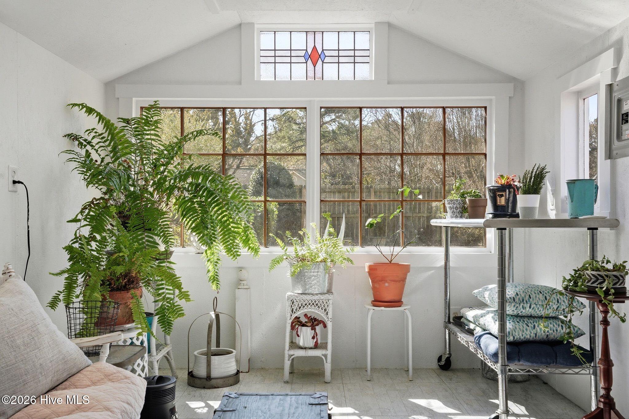 100557423 | Photo 72