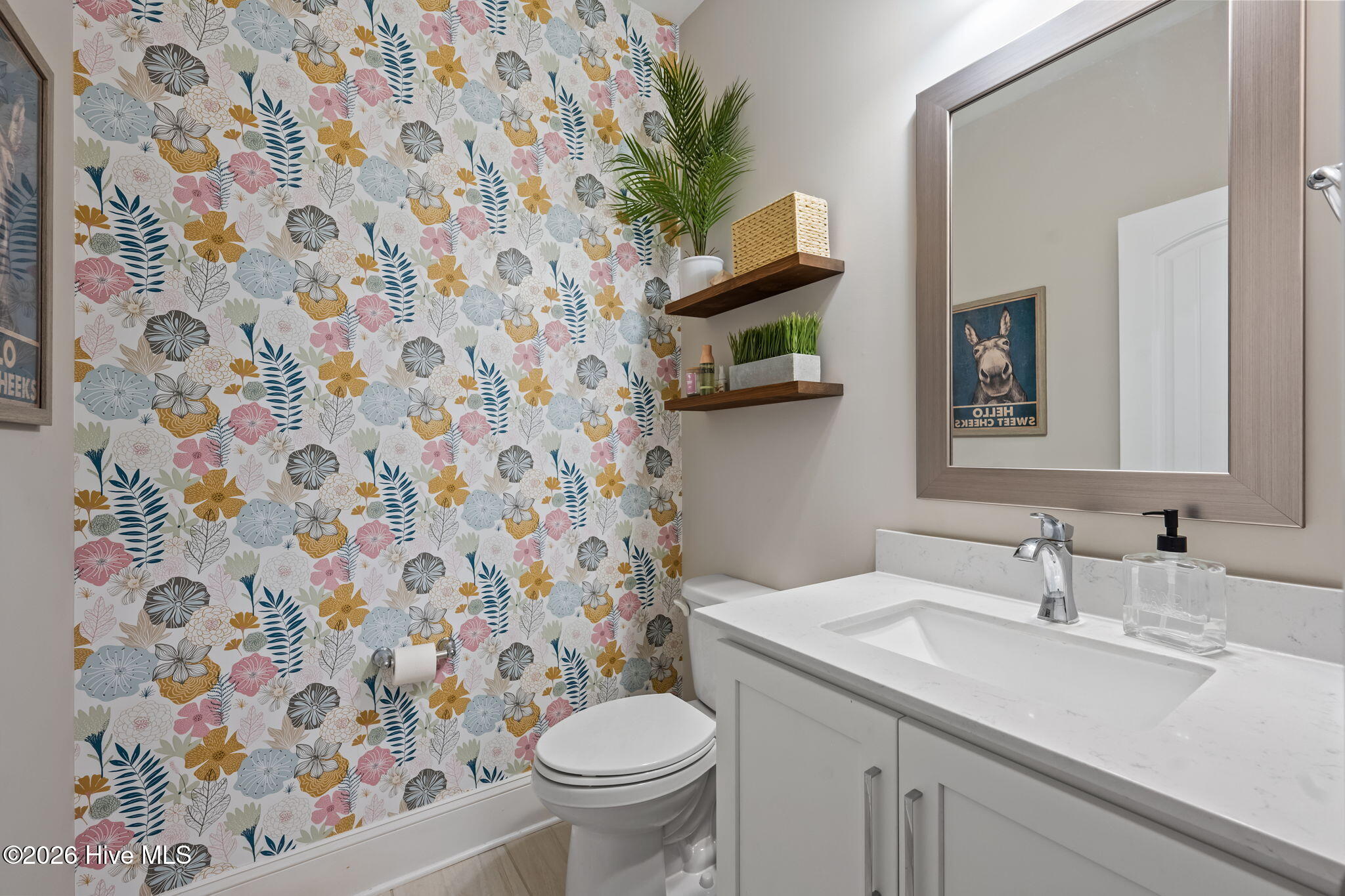 100564361 | Photo 28