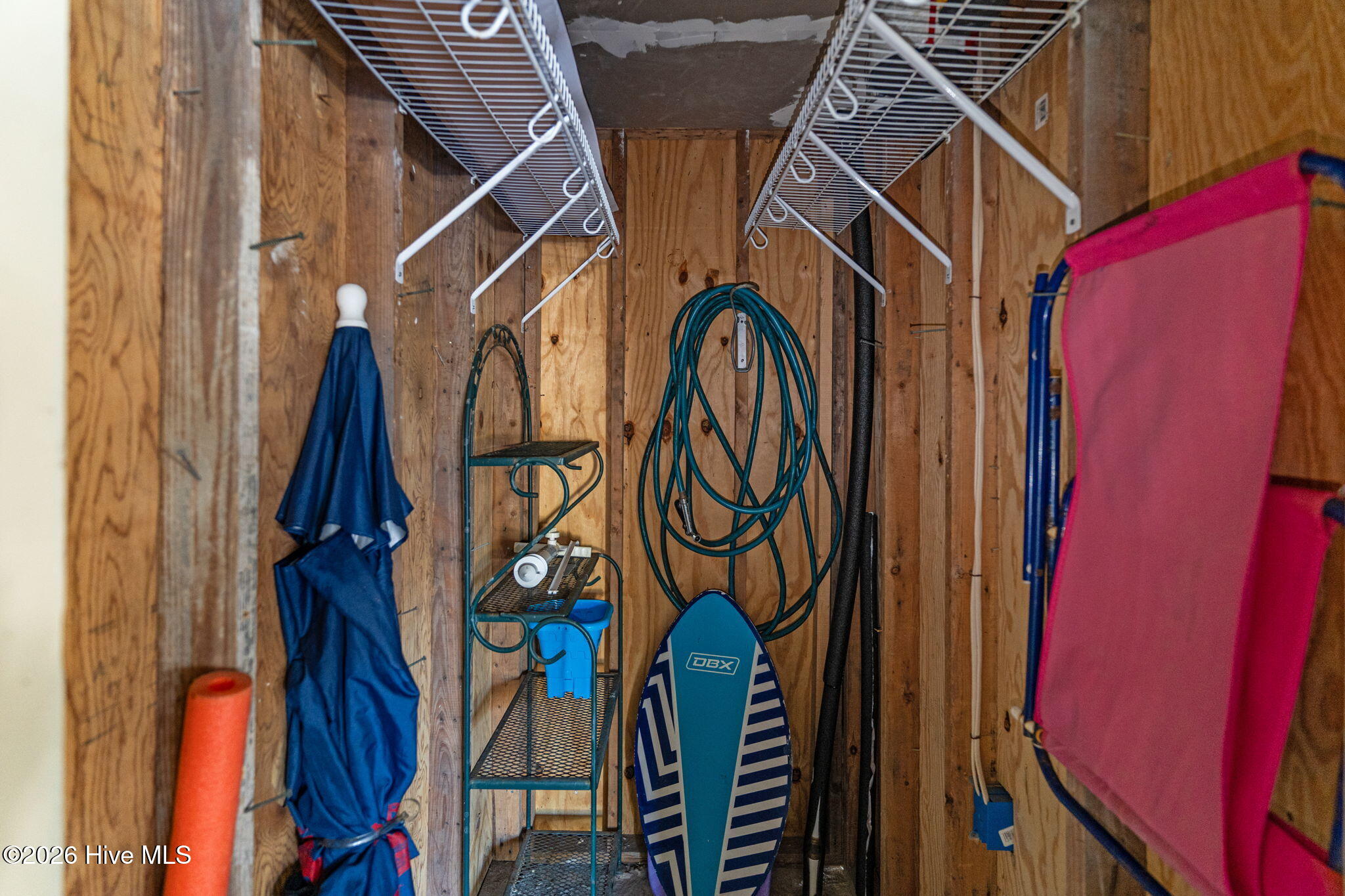 100550399 | Photo 40