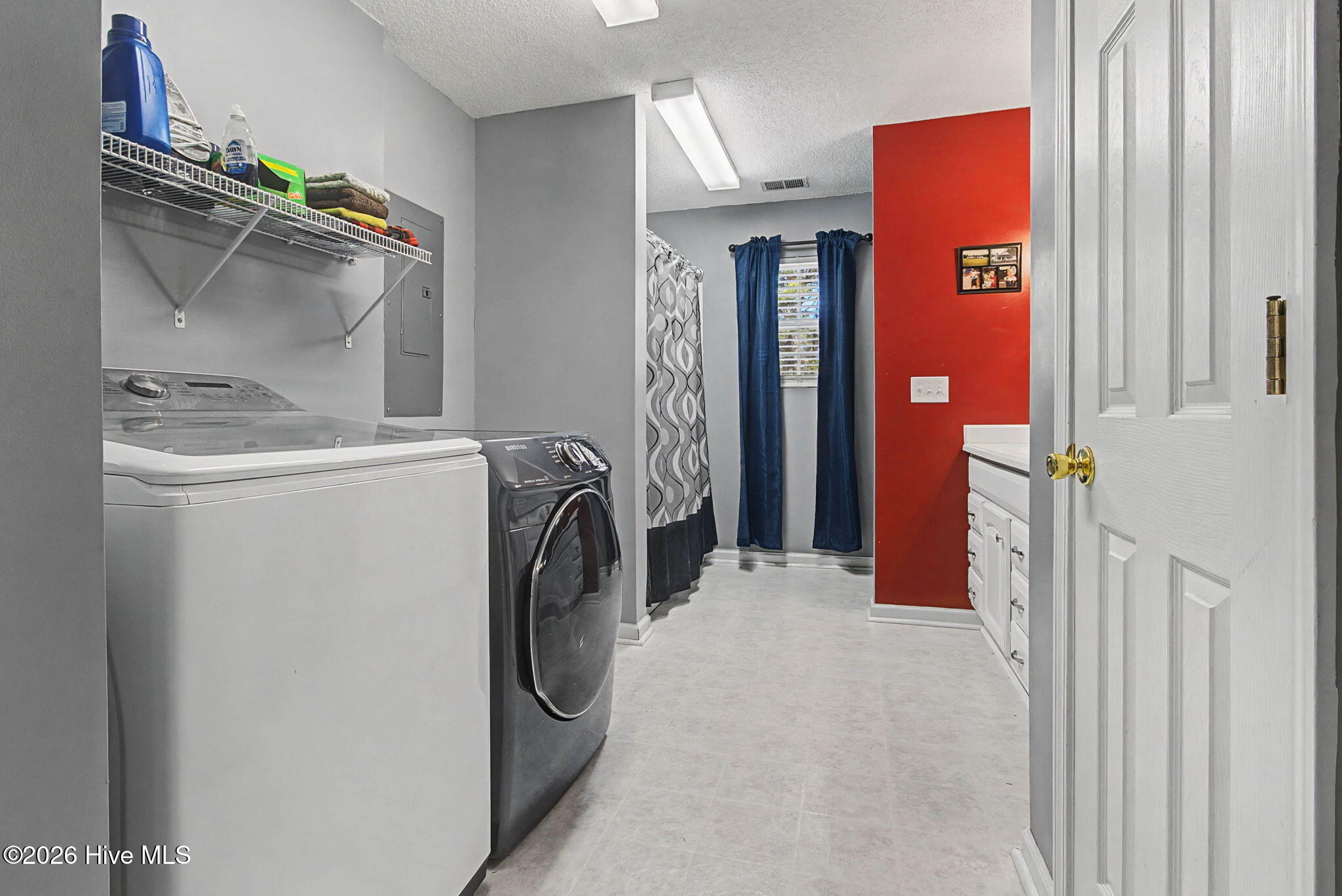 100555343 | Photo 21