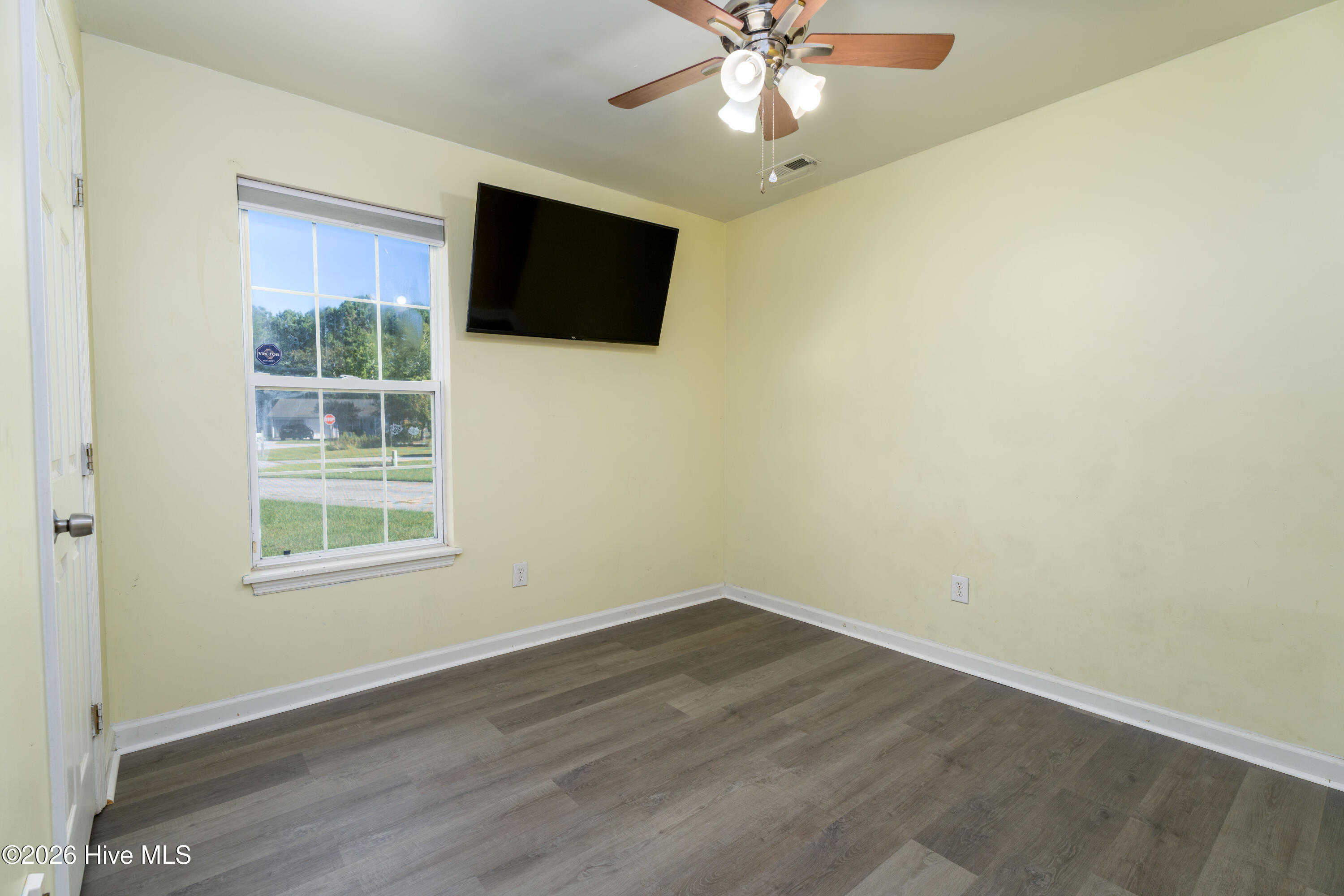 405 Chaps Court Updated Photos-6