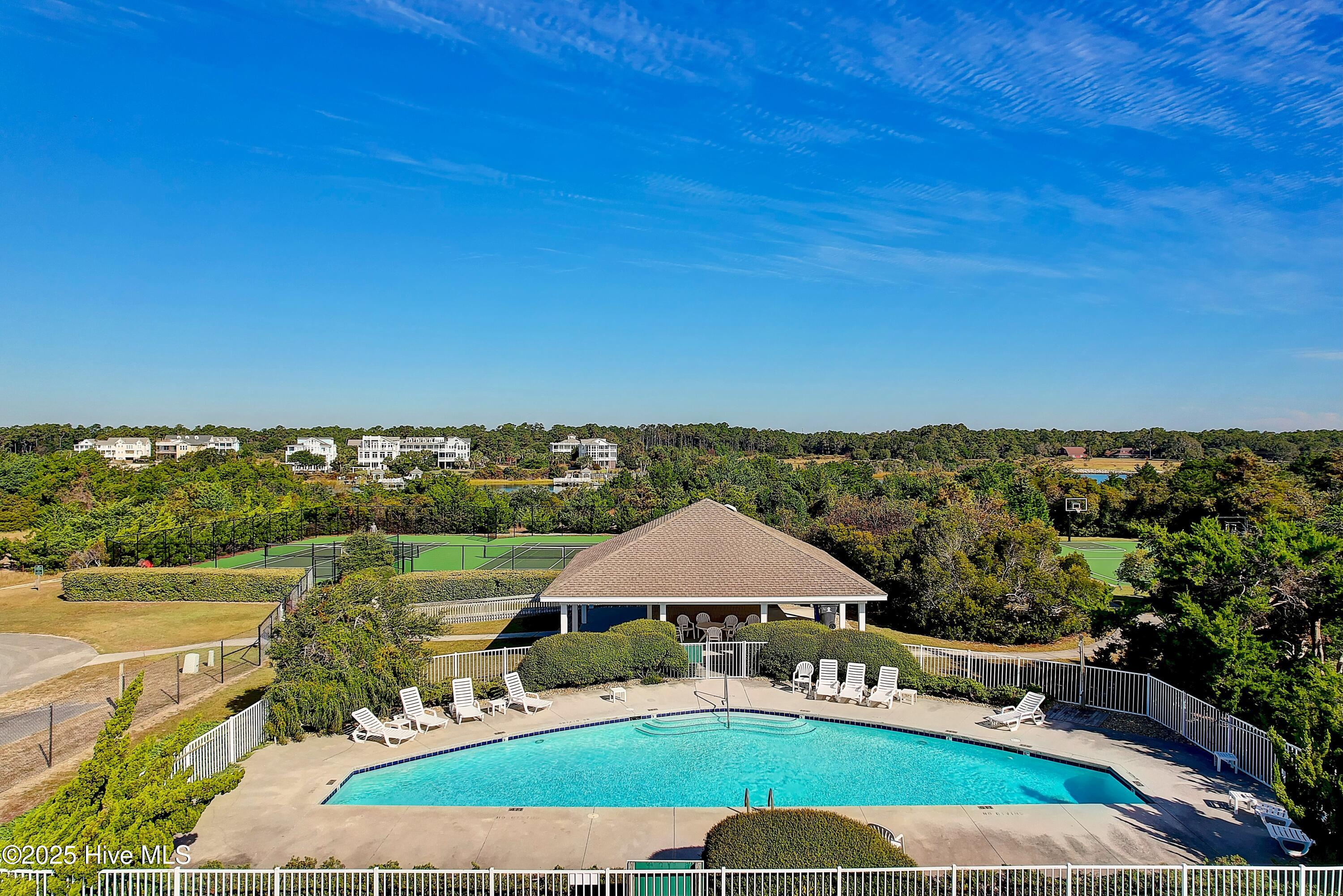 100536702 | Photo 152