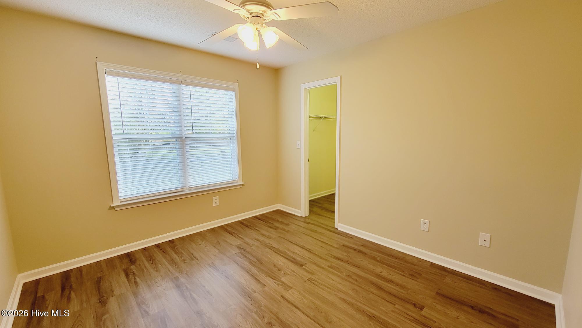 100558224 | Photo 20