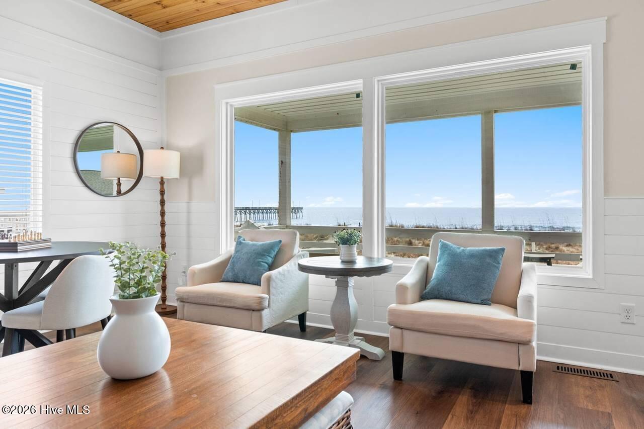 100556593 | Photo 26