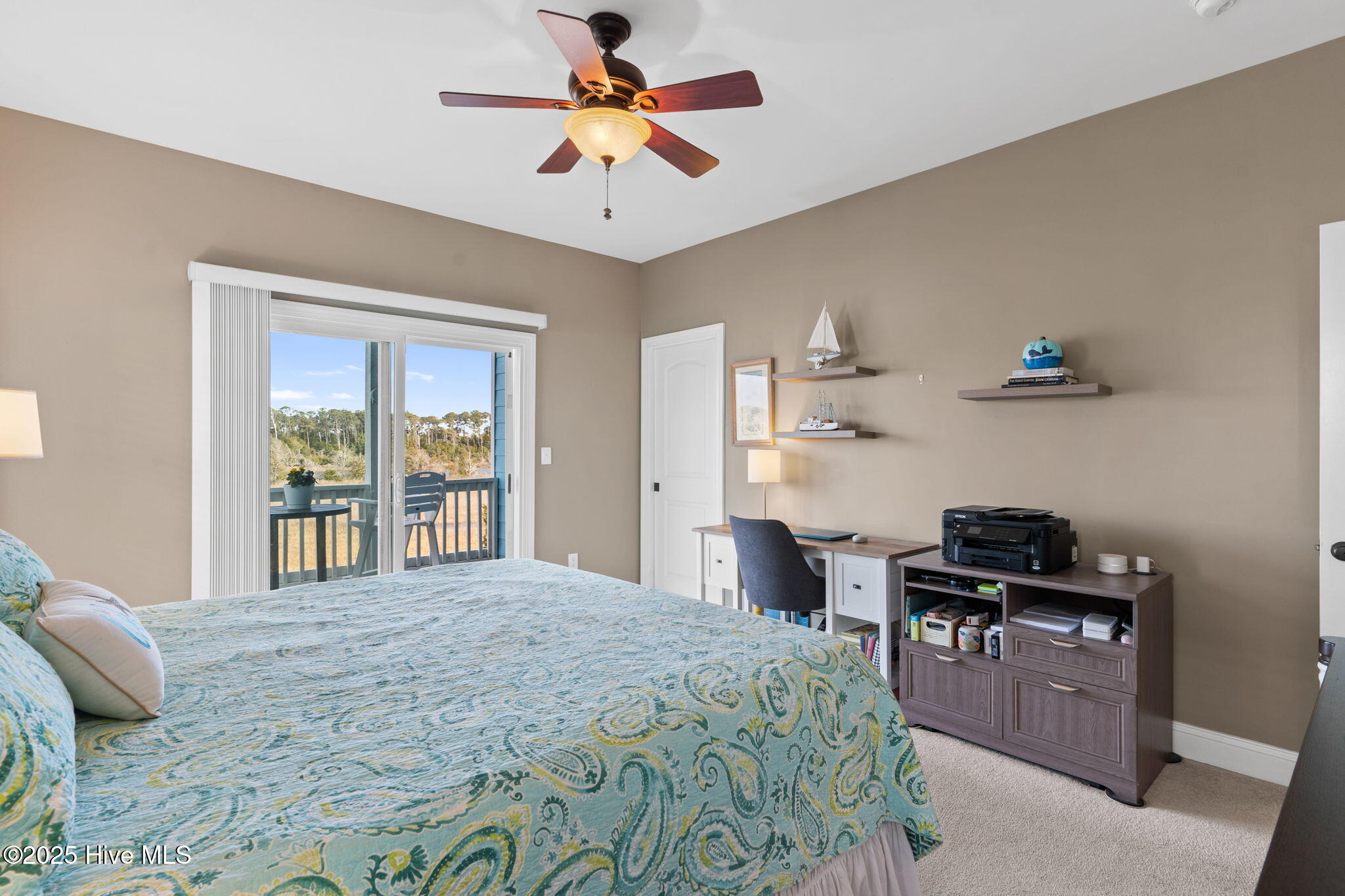 100548558 | Photo 43