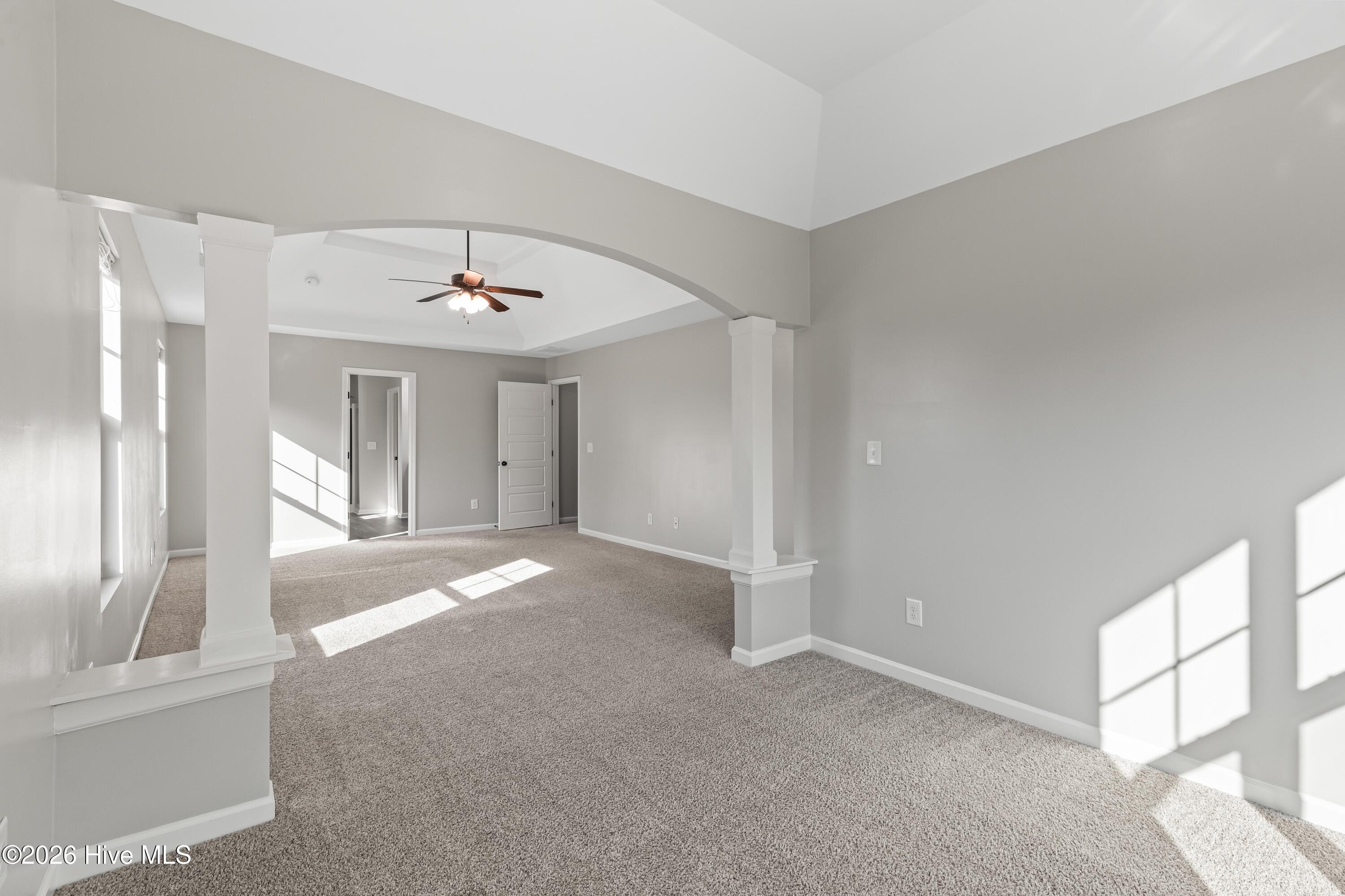 100559199 | Photo 35