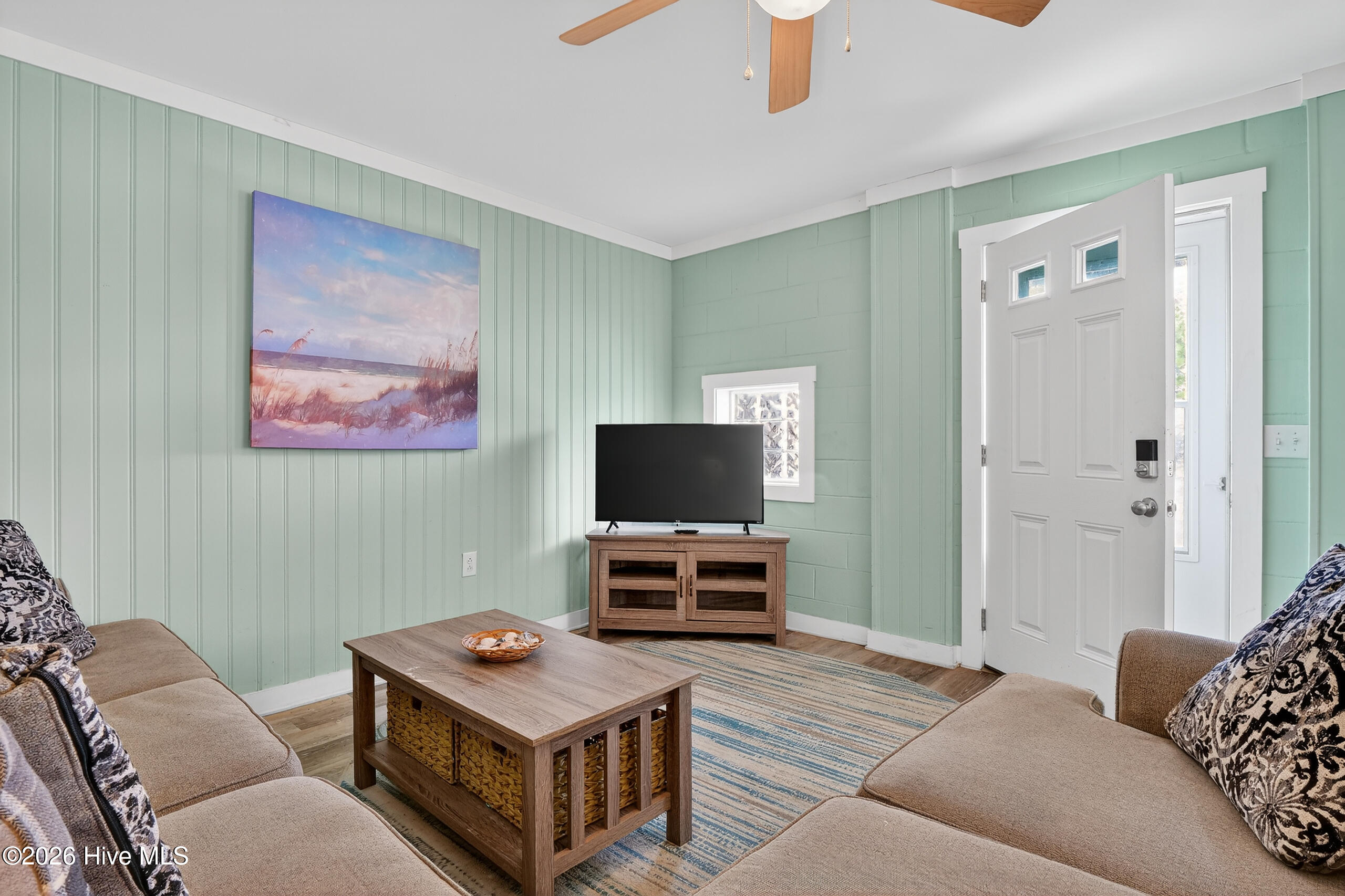 100558855 | Photo 27