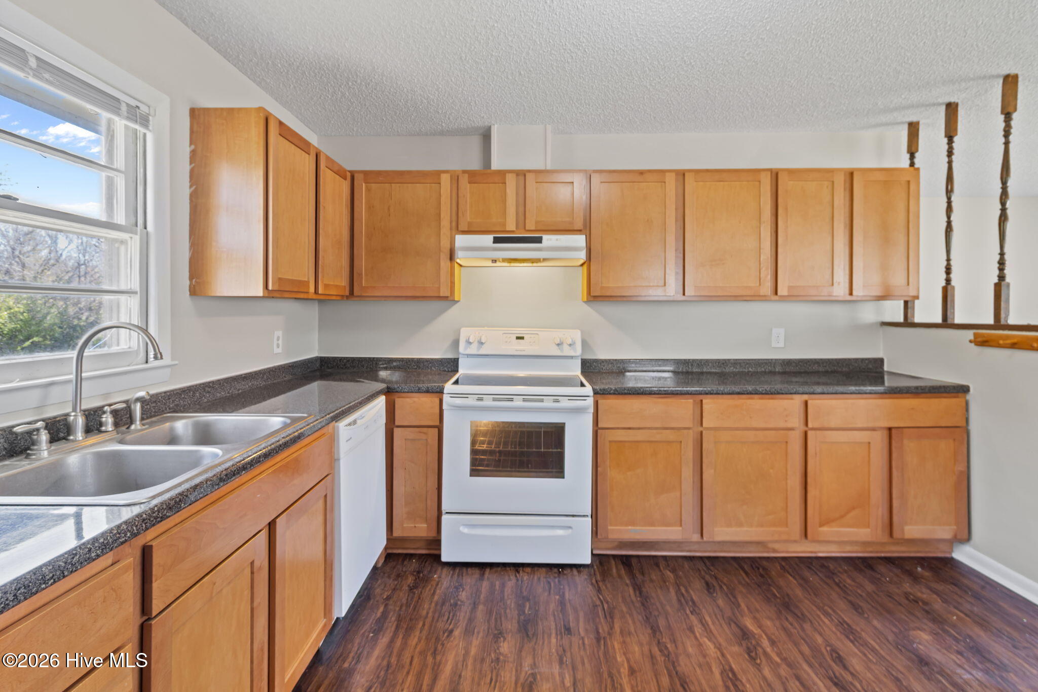 100561525 | Photo 16