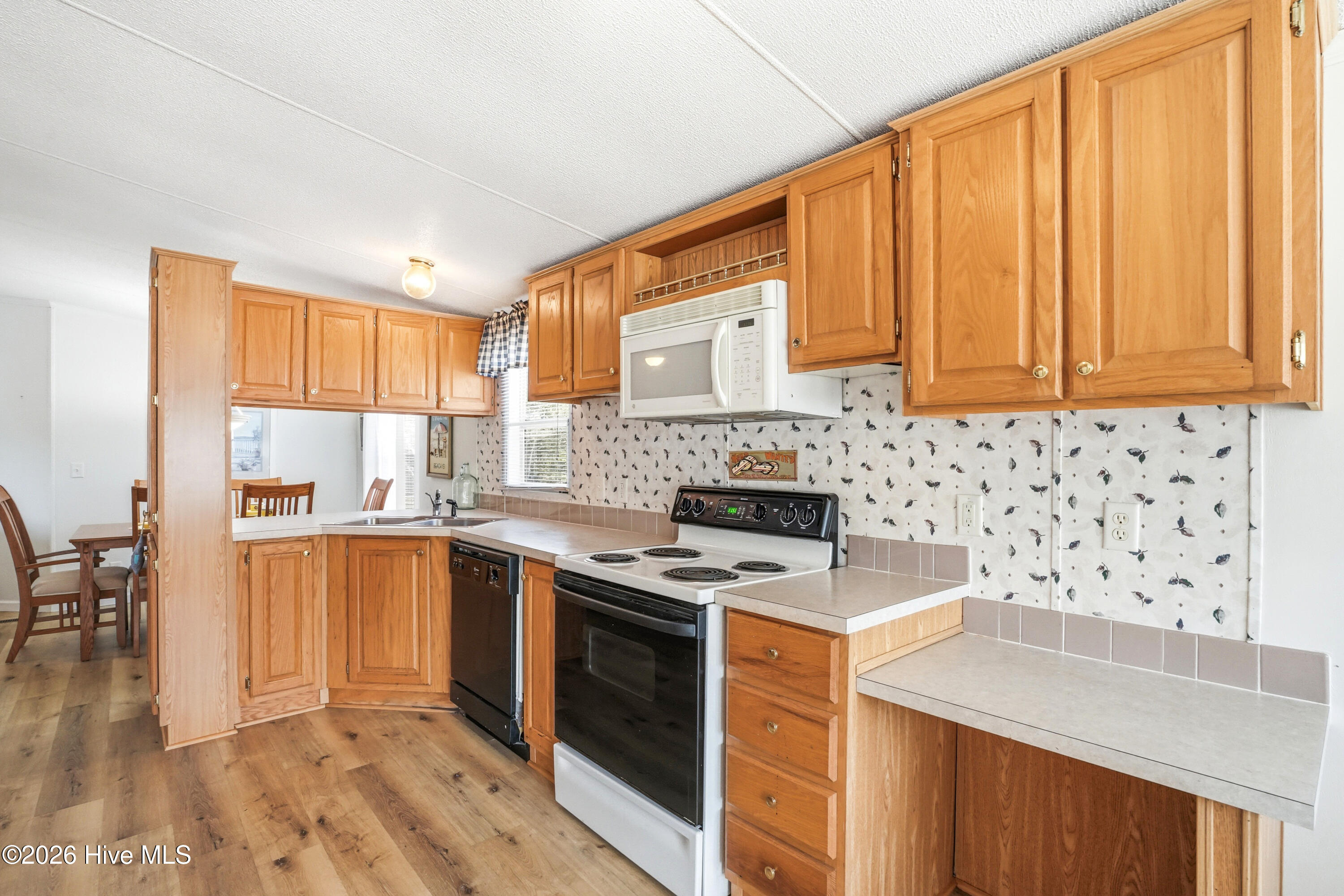 100565641 | Photo 10