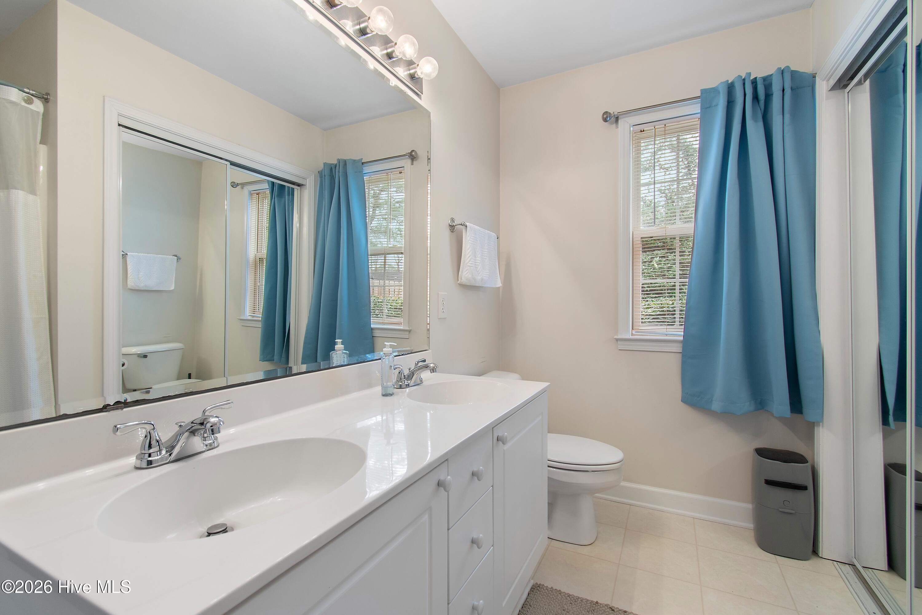 100558212 | Photo 28