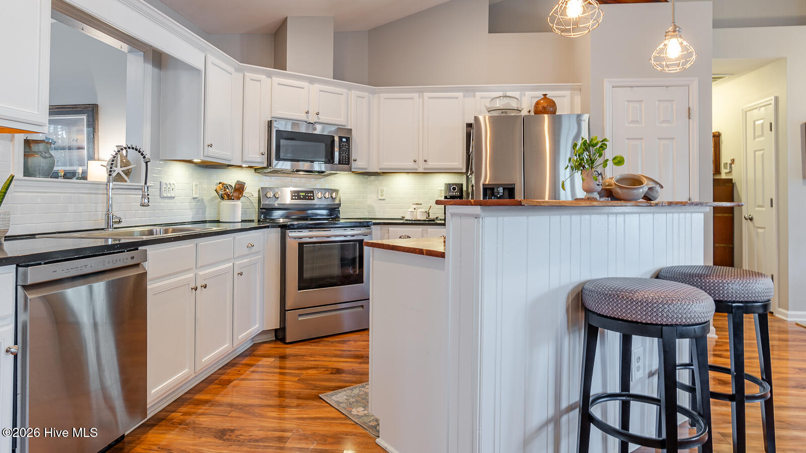 100558017 | Photo 17