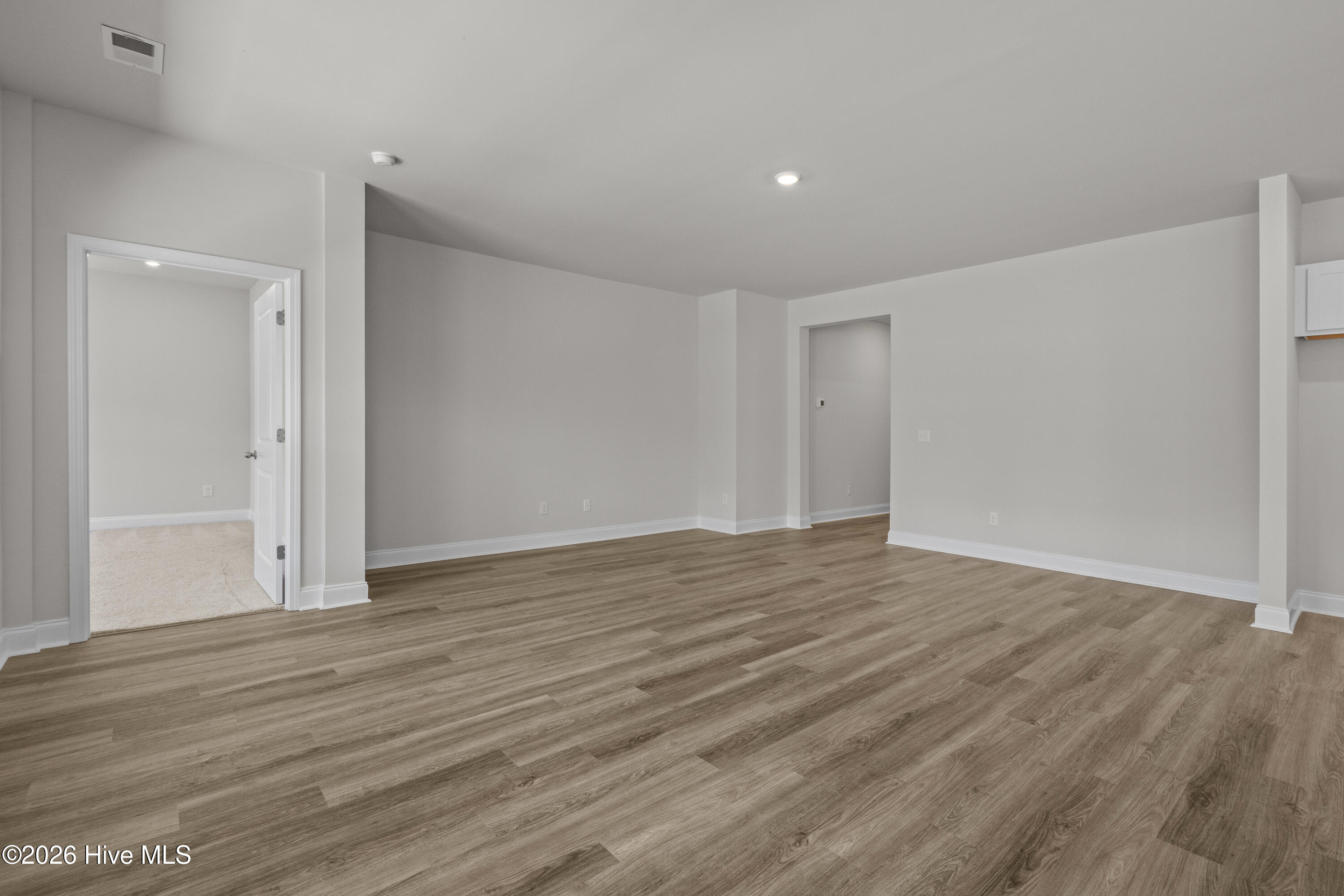 100554754 | Photo 12