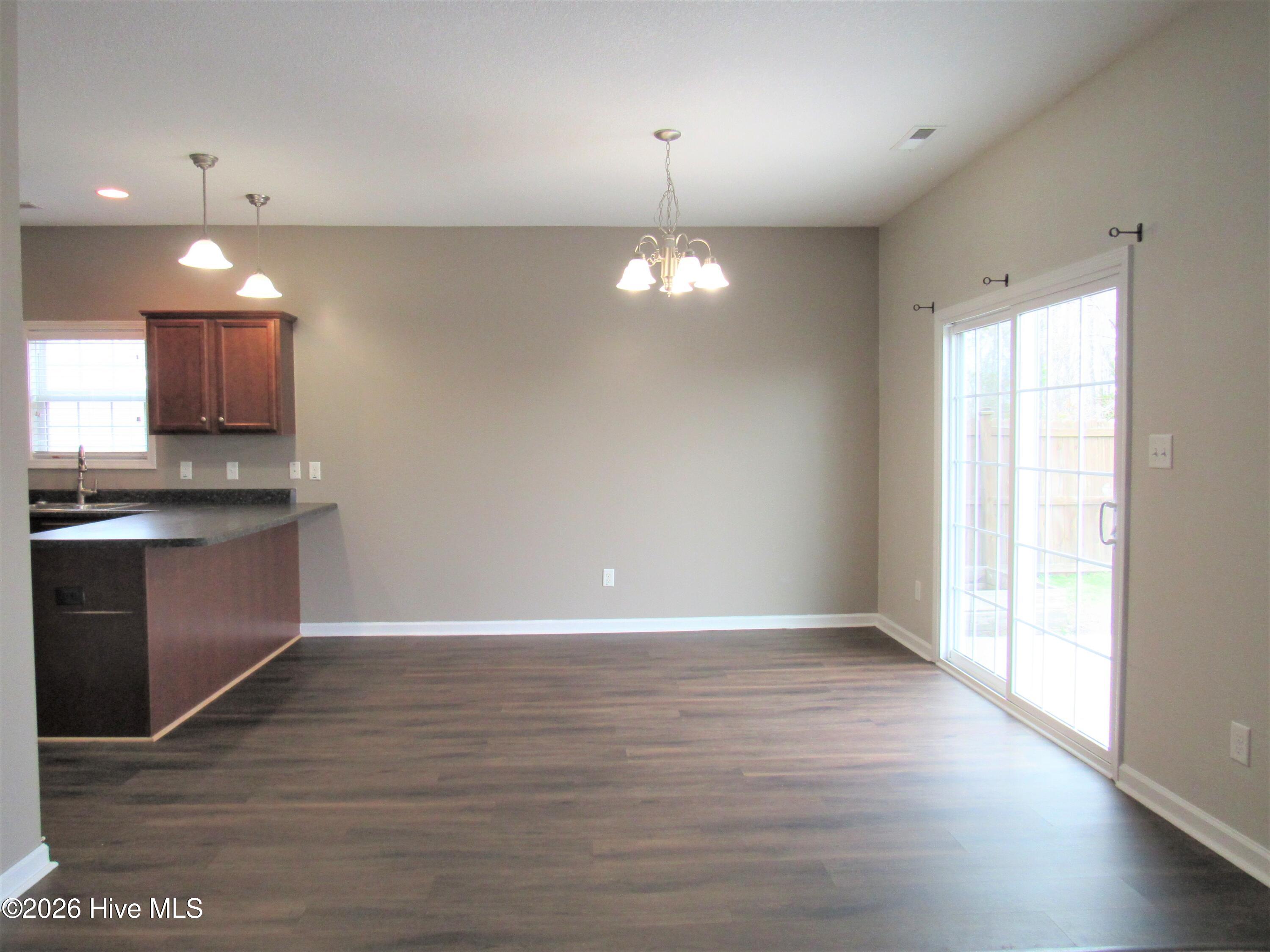 100554155 | Photo 13