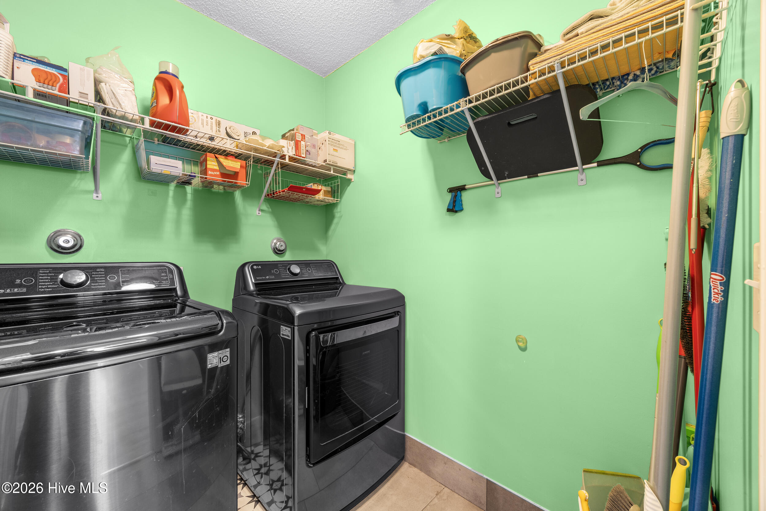 100562673 | Photo 30