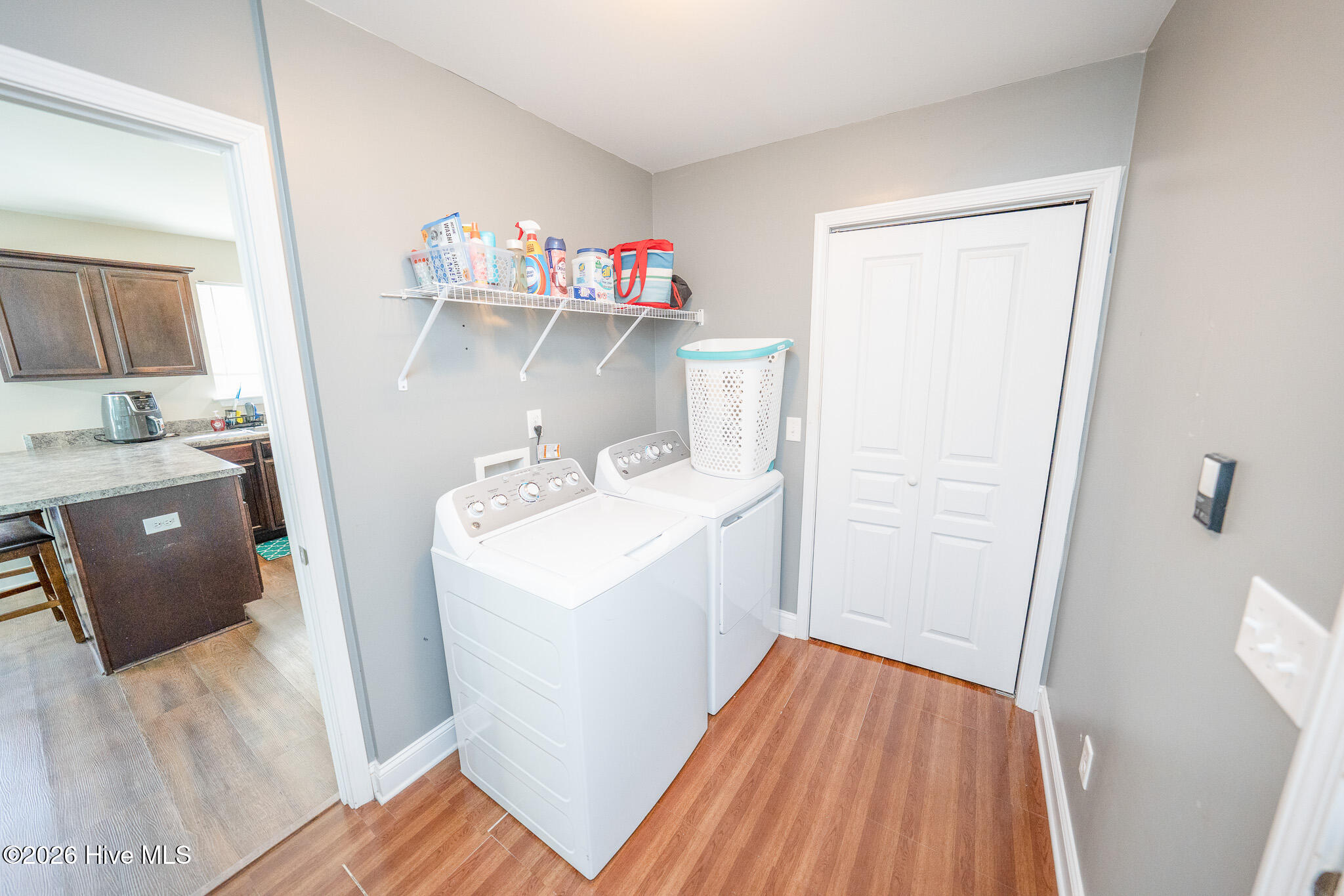 100561361 | Photo 15