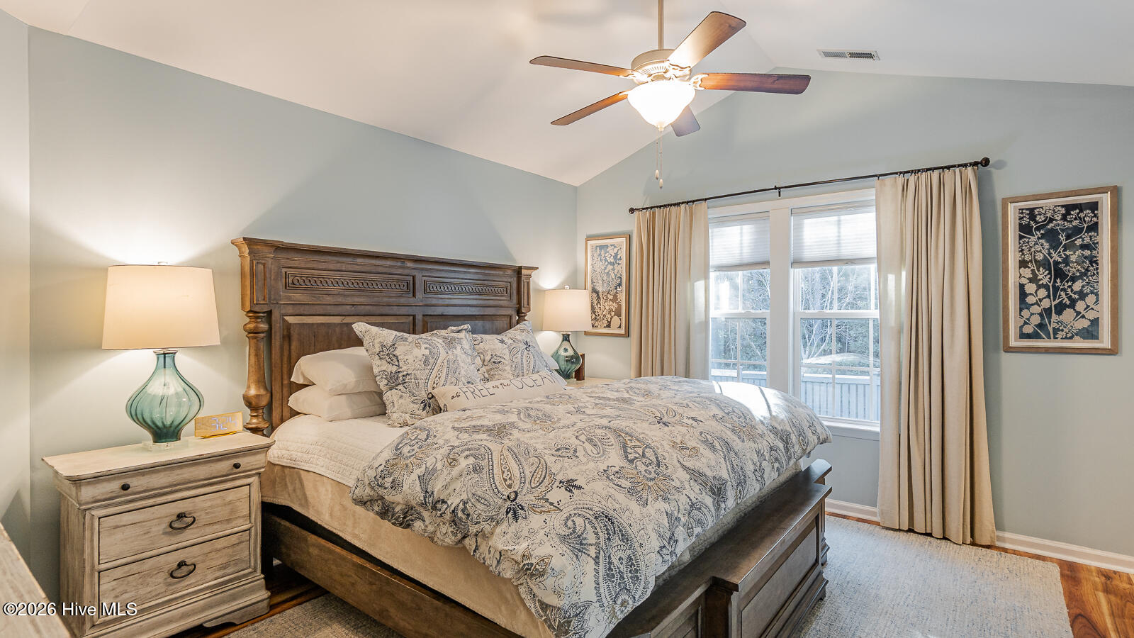 100558017 | Photo 31