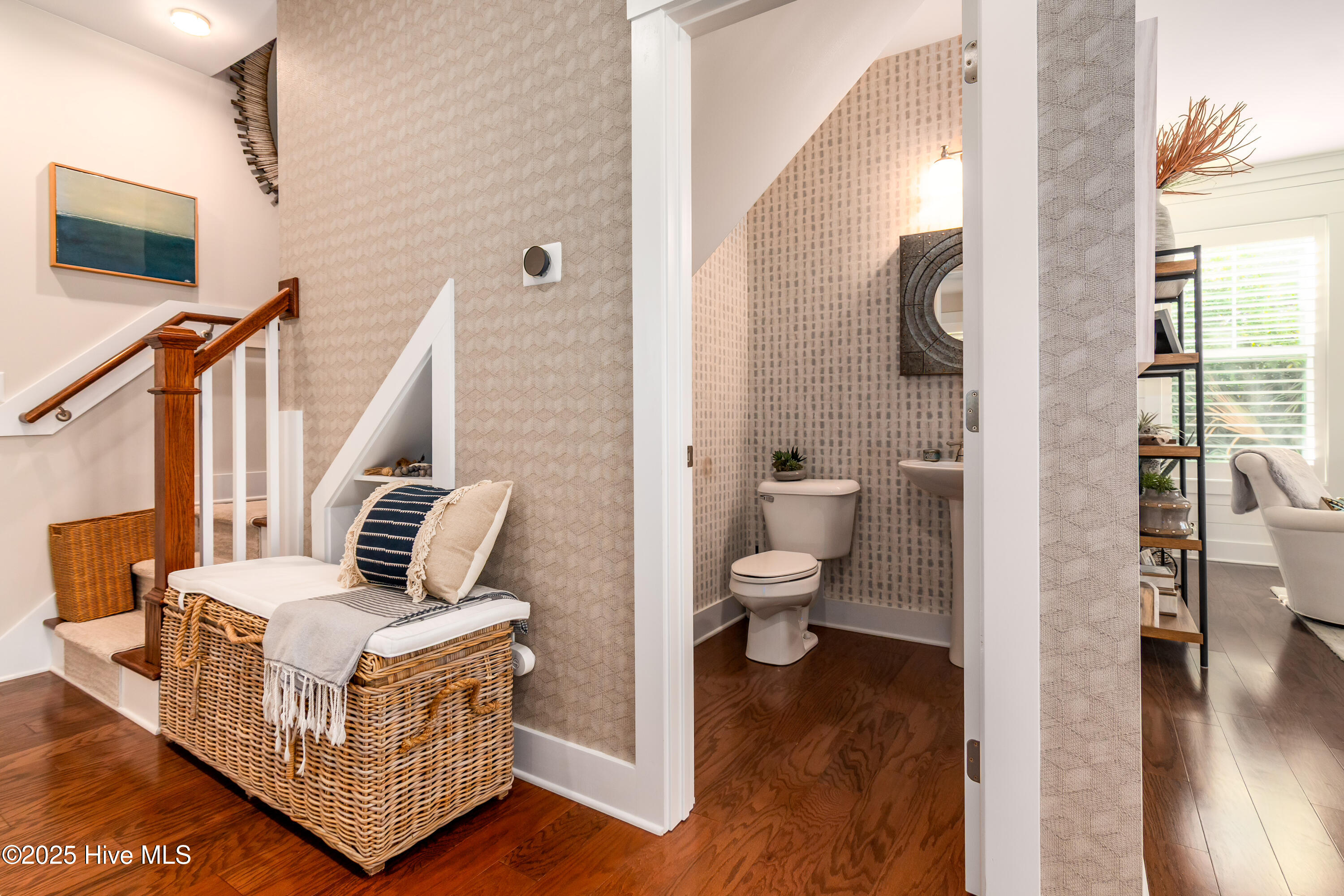 100501018 | Photo 12