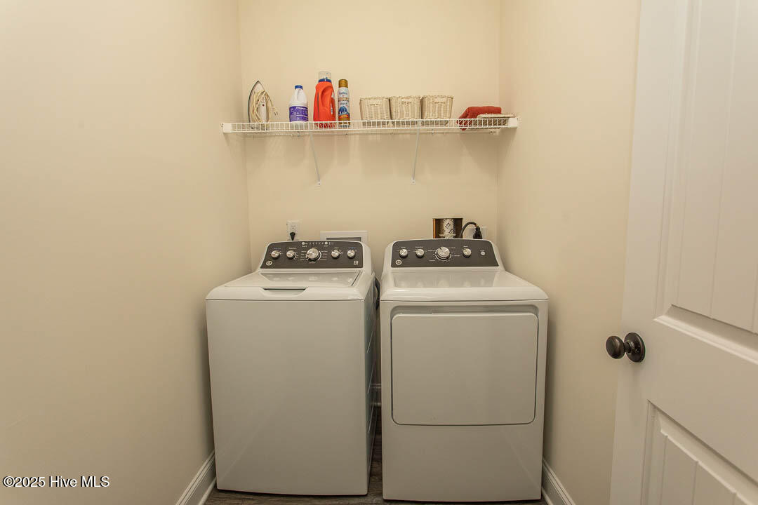 100541547 | Photo 35