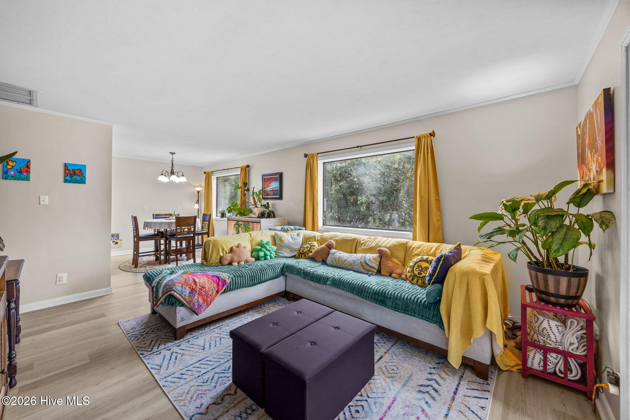 100555737 | Photo 10