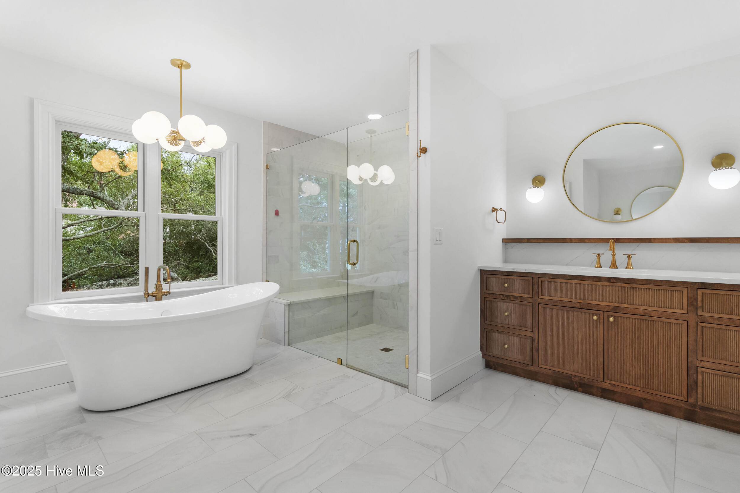 100534920 | Photo 44