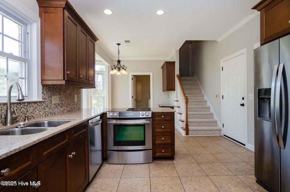 100546569 | Photo 22