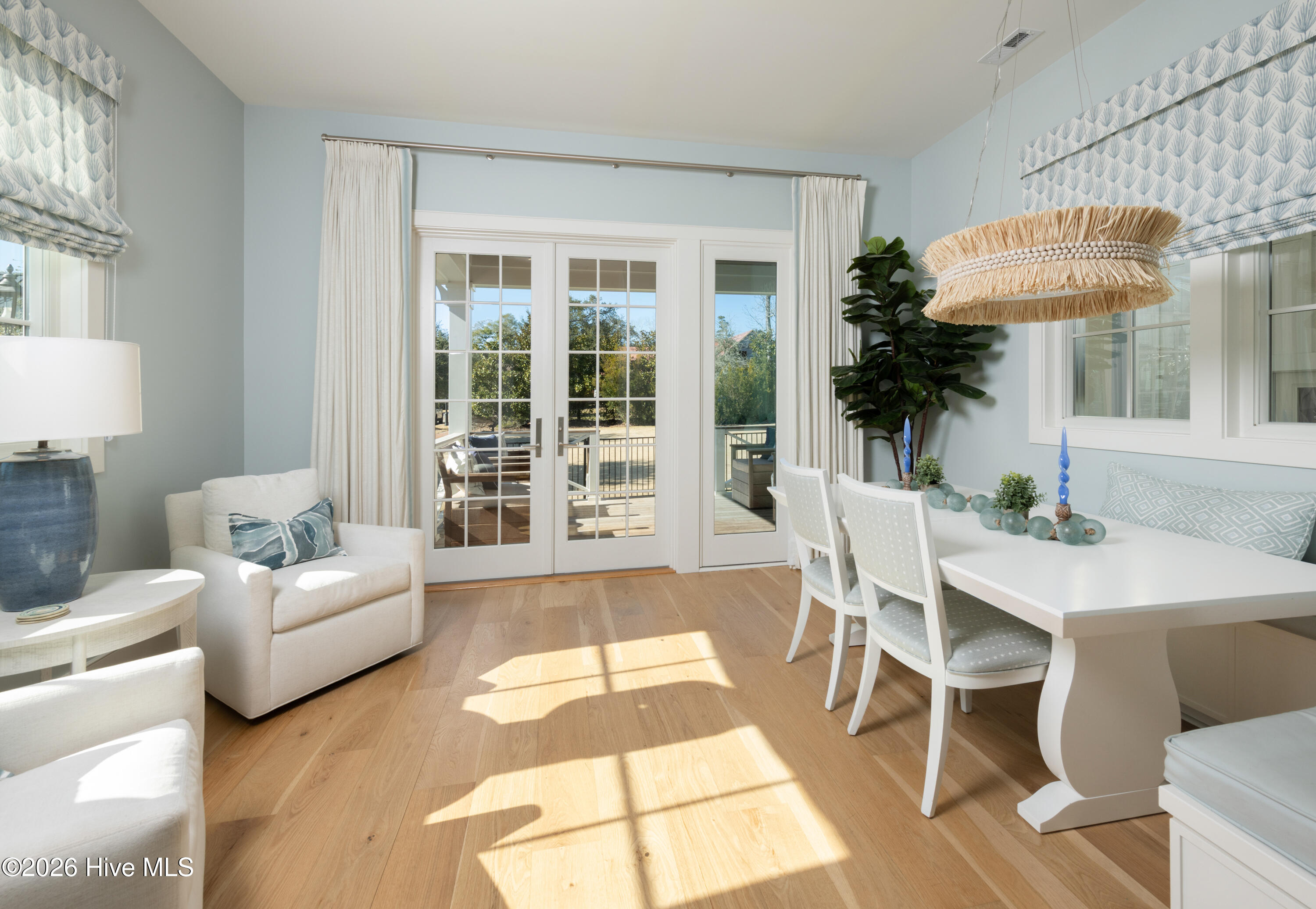 100553273 | Photo 17