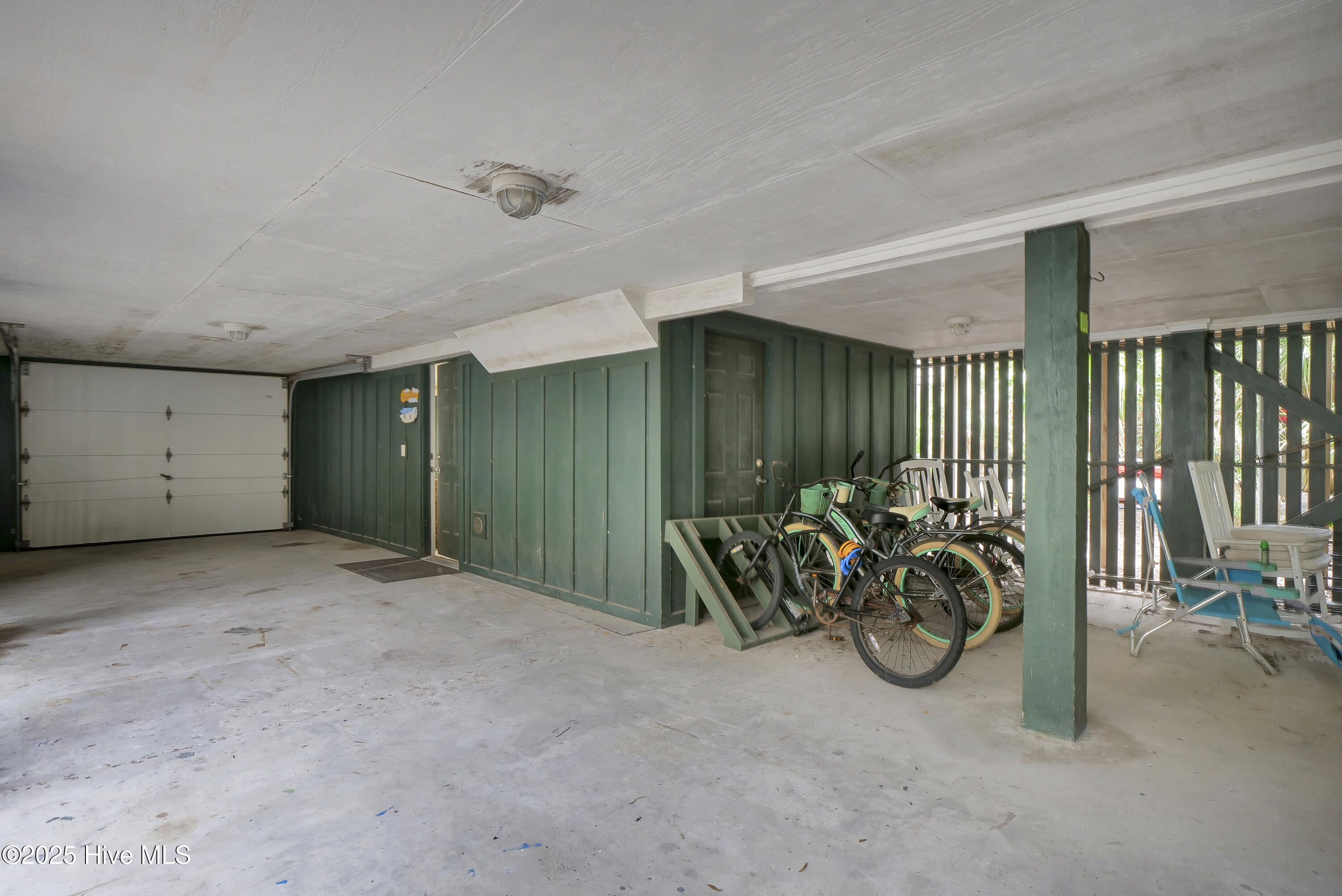 100525301 | Photo 48