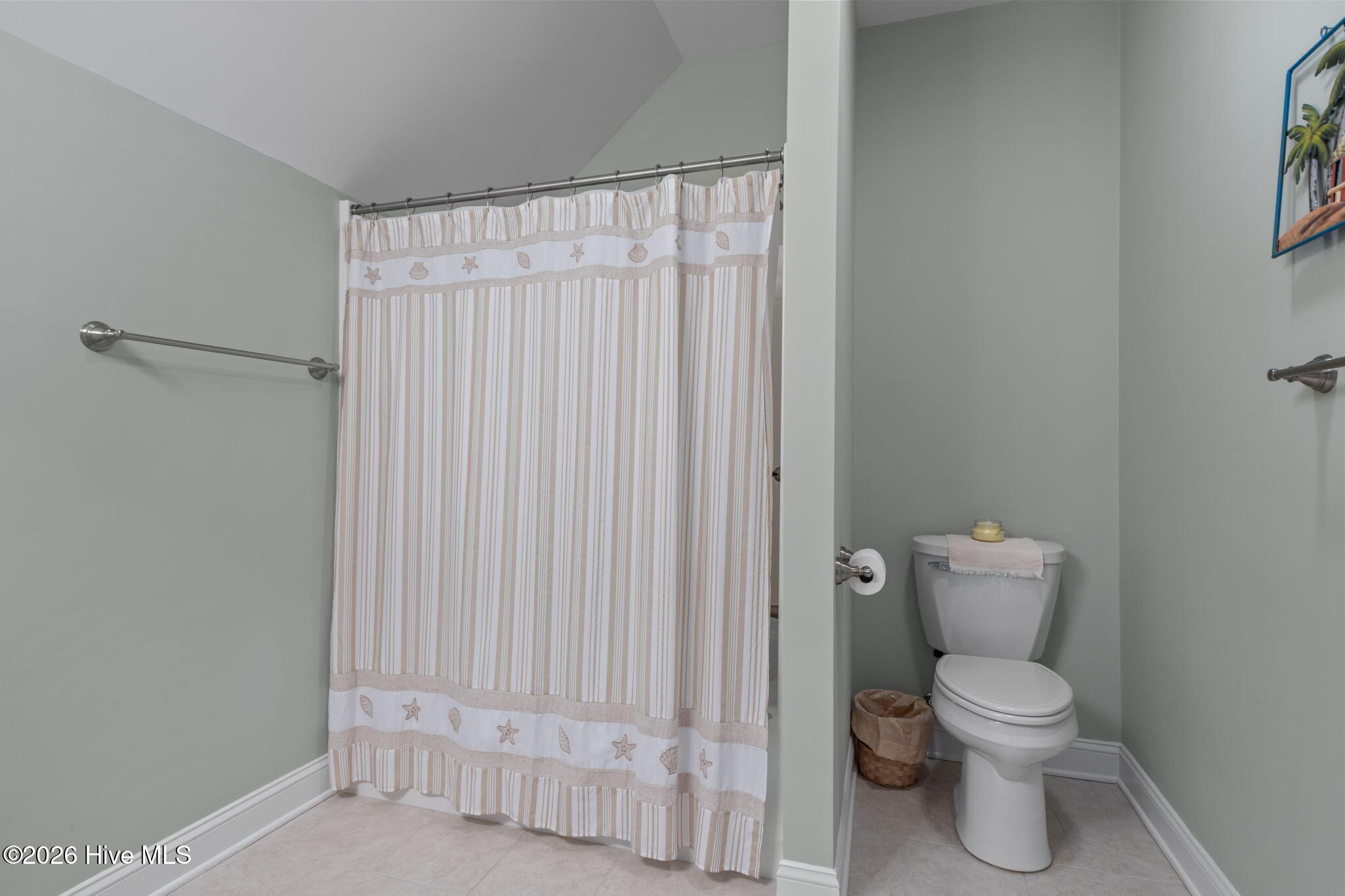 100560213 | Photo 22