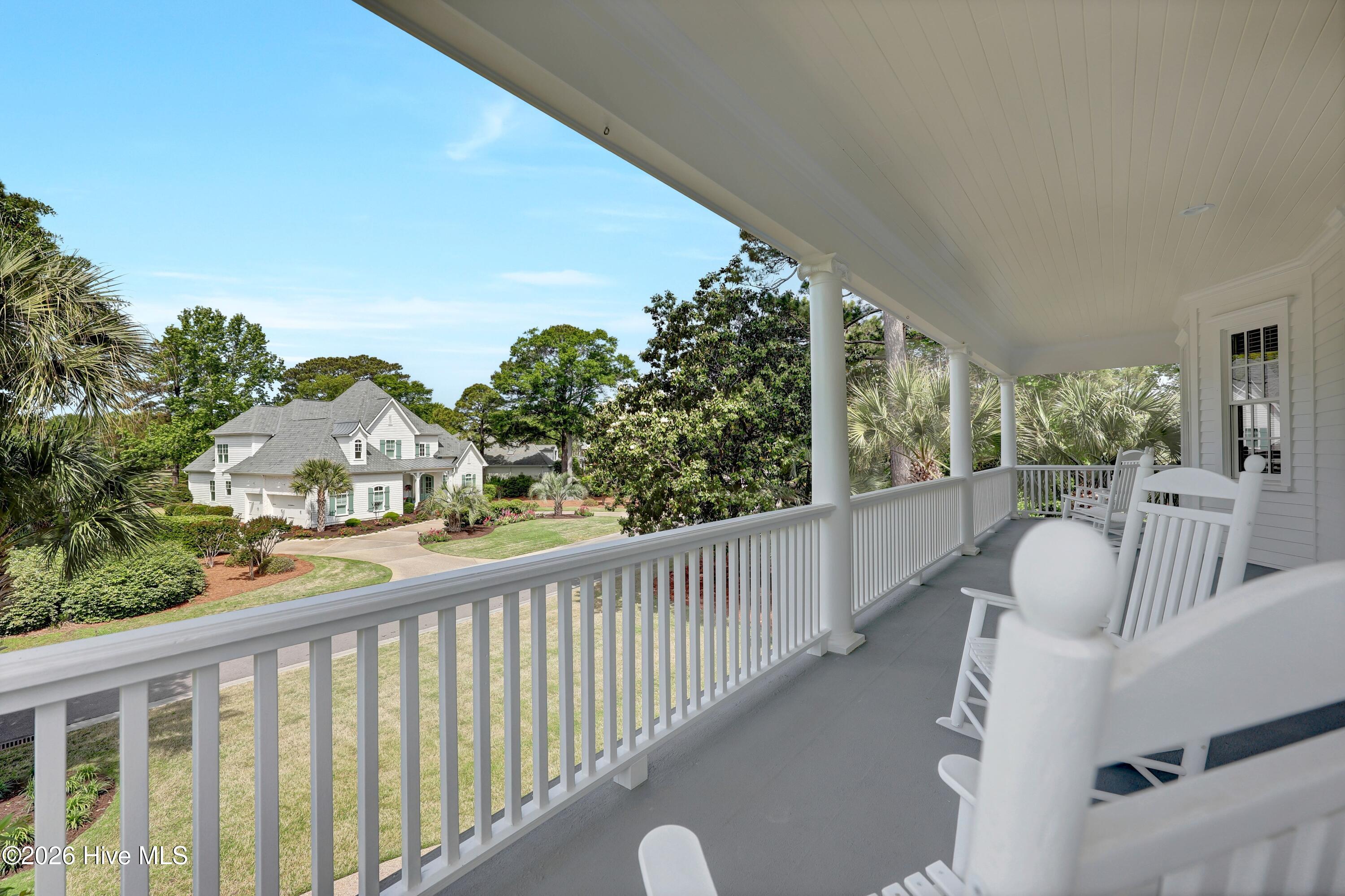 100569370 | Photo 51