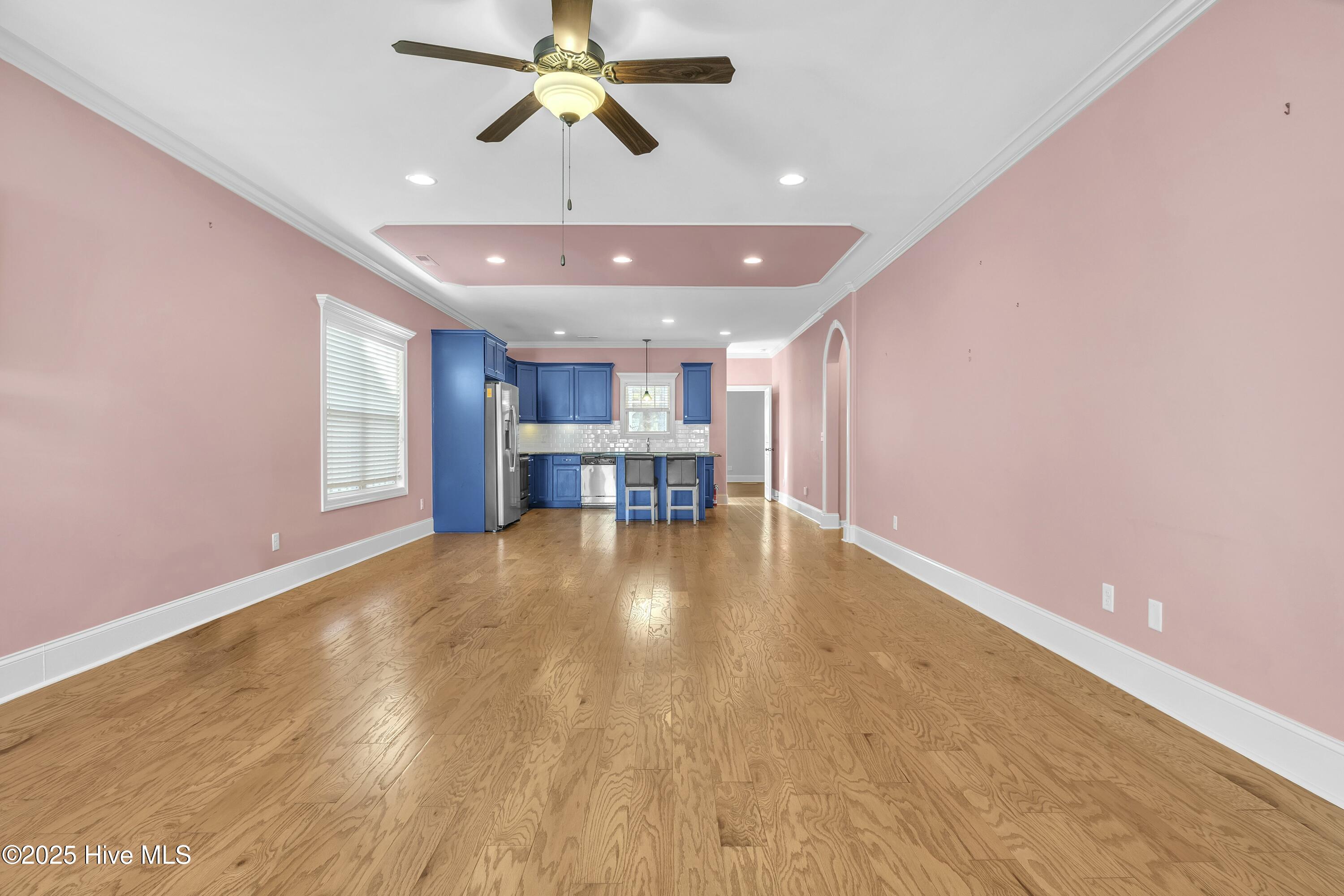 100489569 | Photo 10