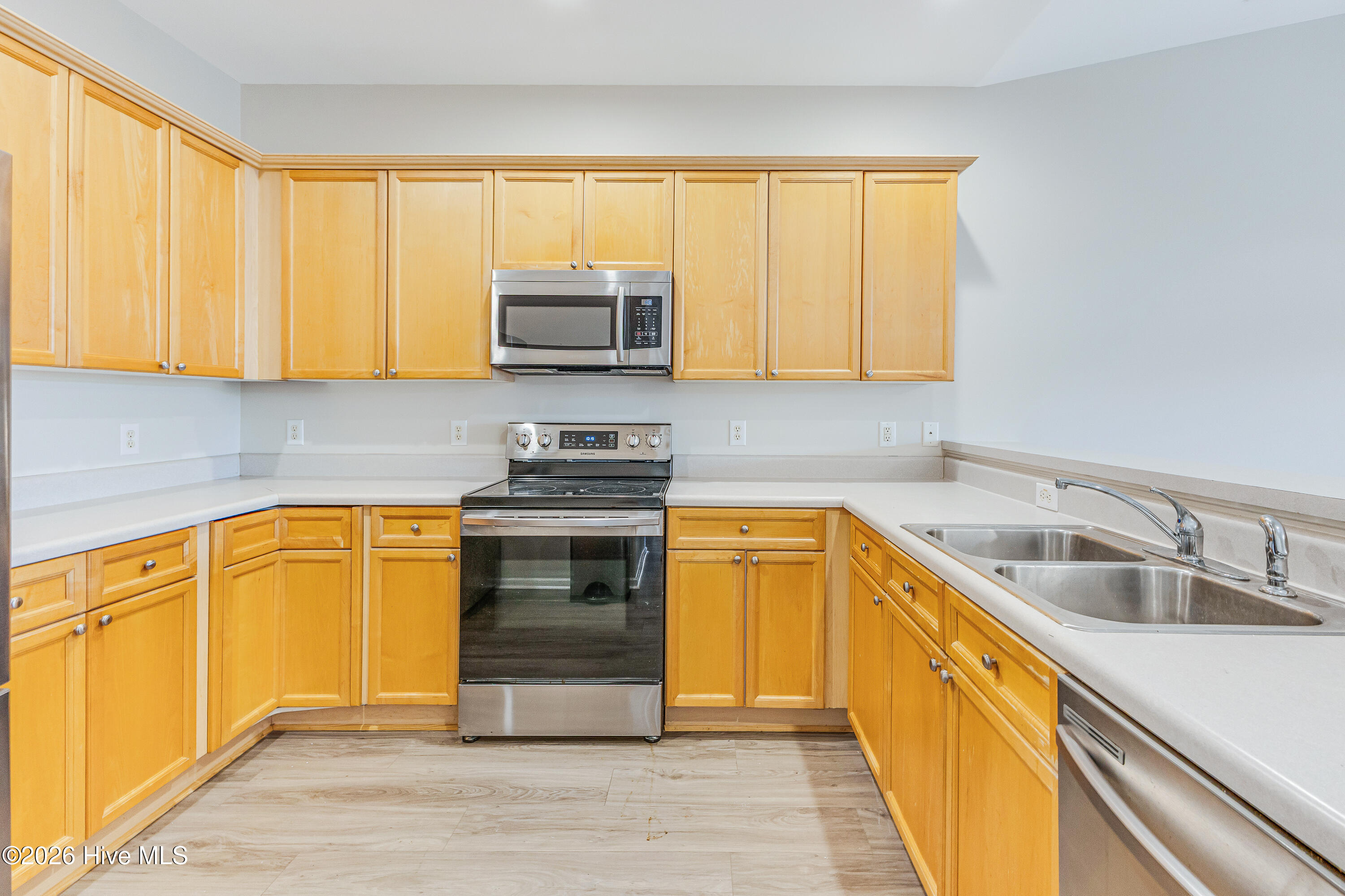 100558016 | Photo 17