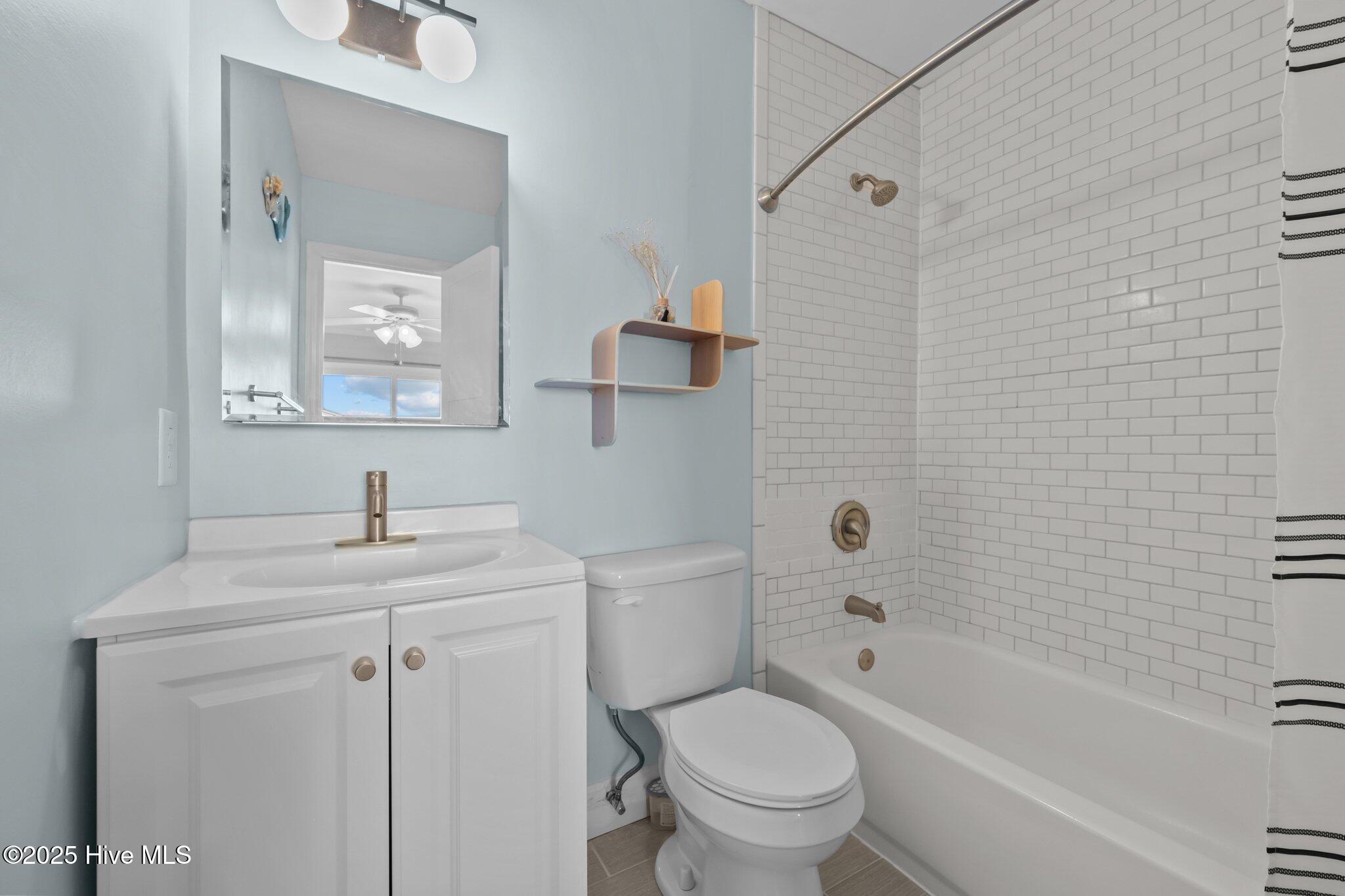 100533594 | Photo 12