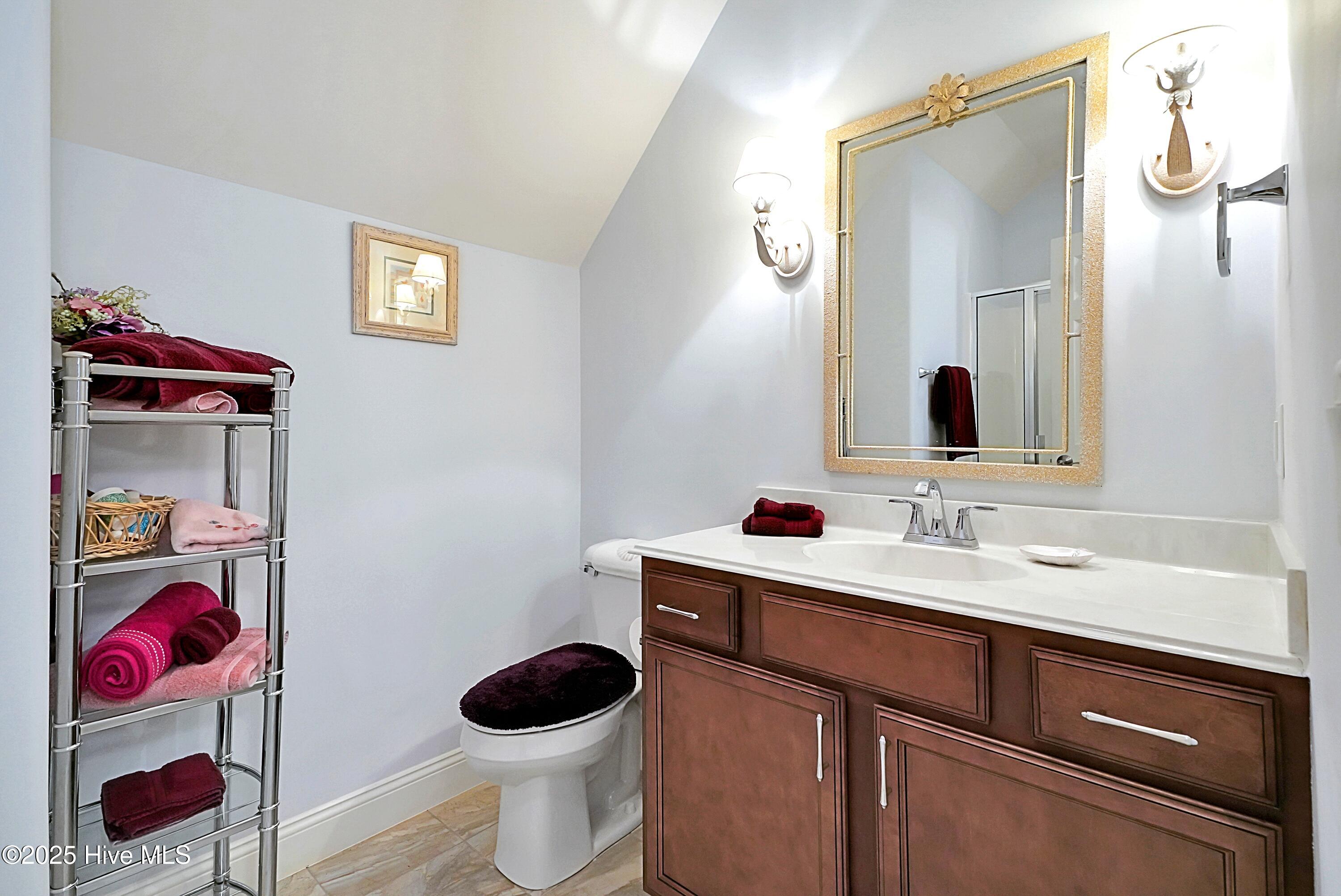 100557169 | Photo 41