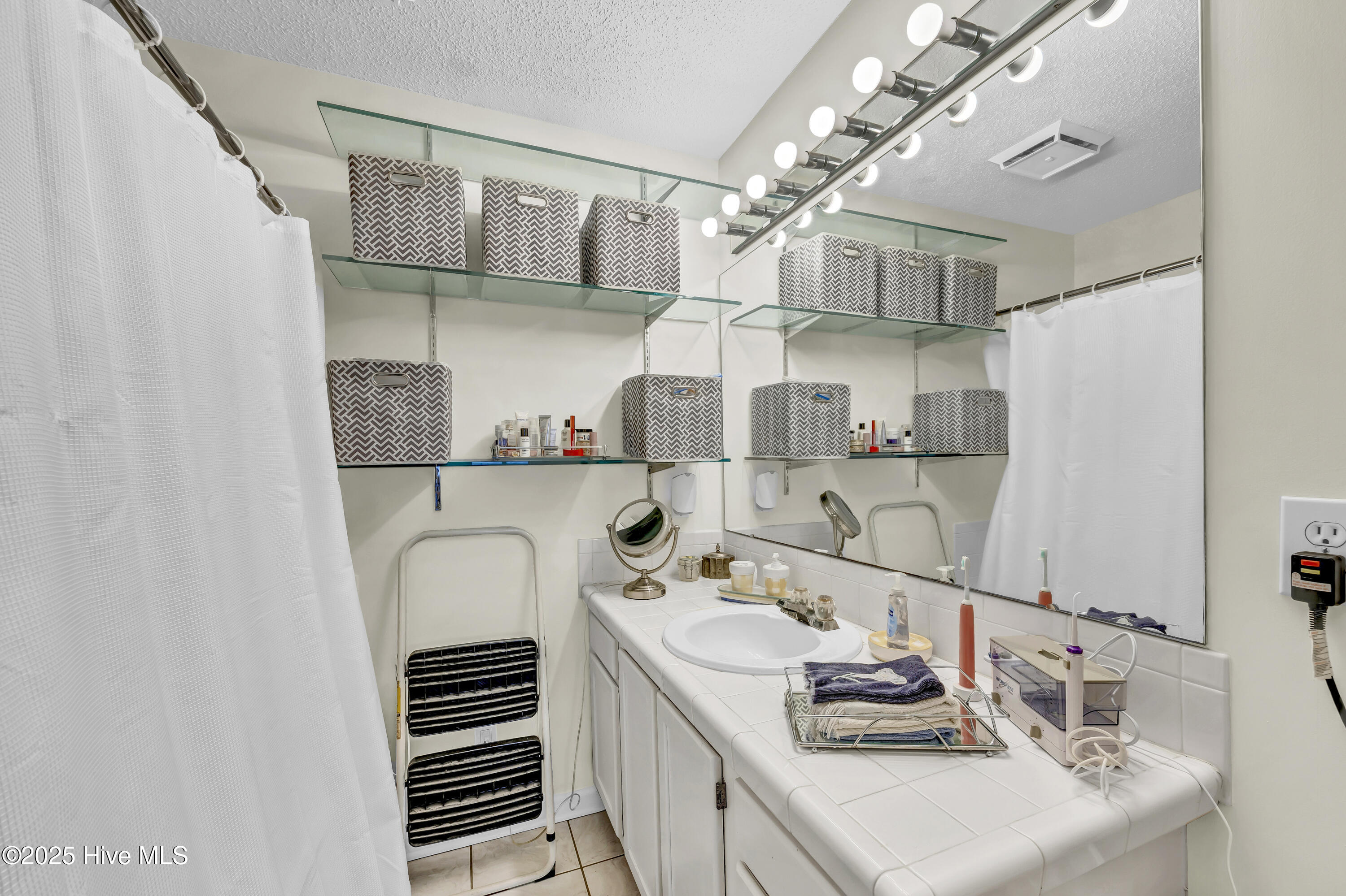 100546557 | Photo 29