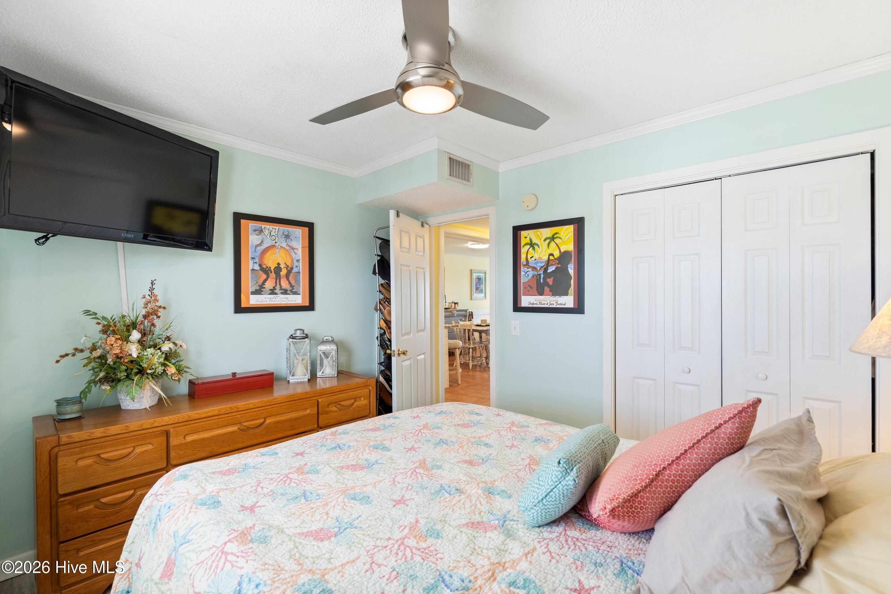 100549000 | Photo 30