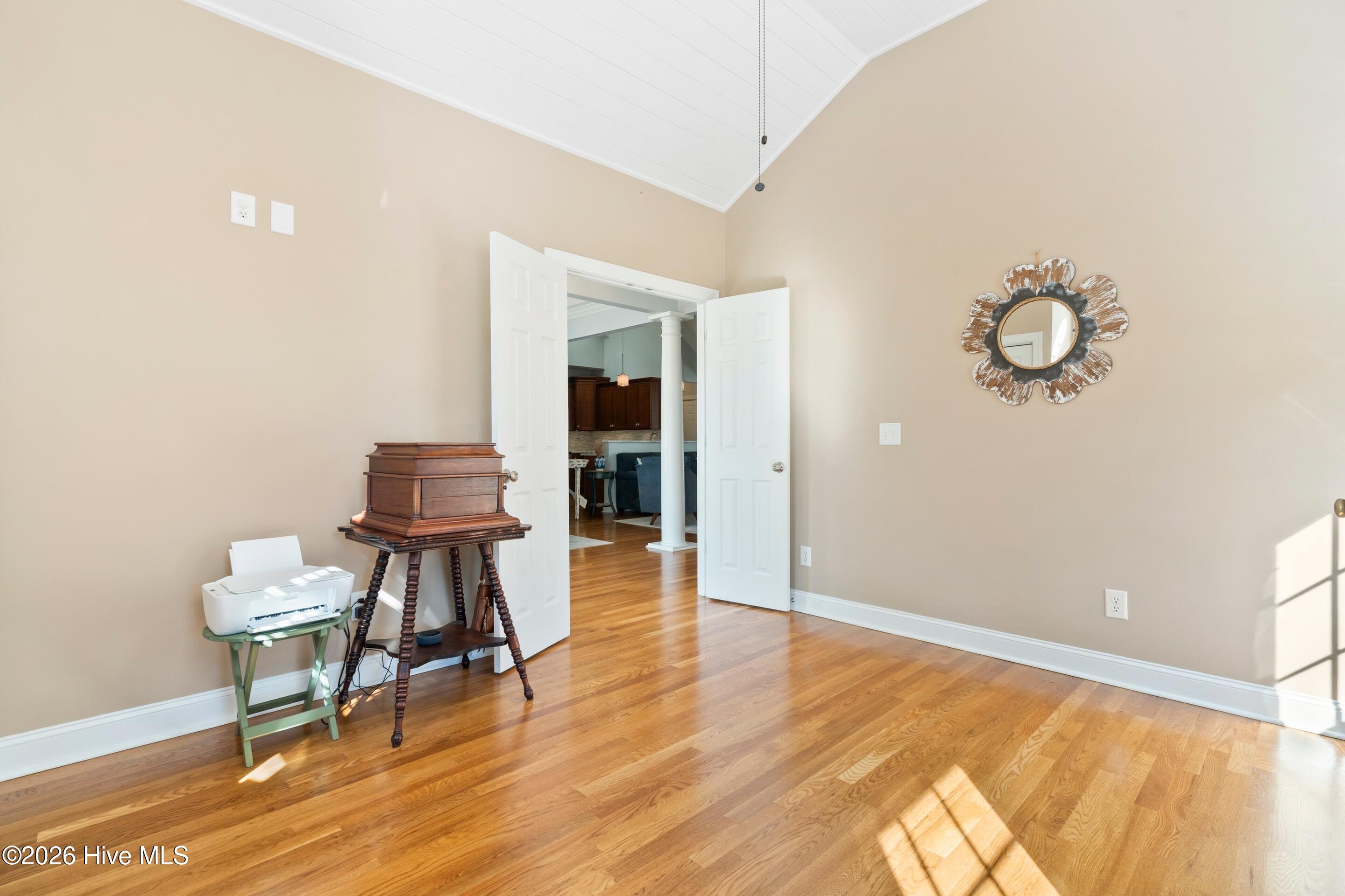 100549432 | Photo 29