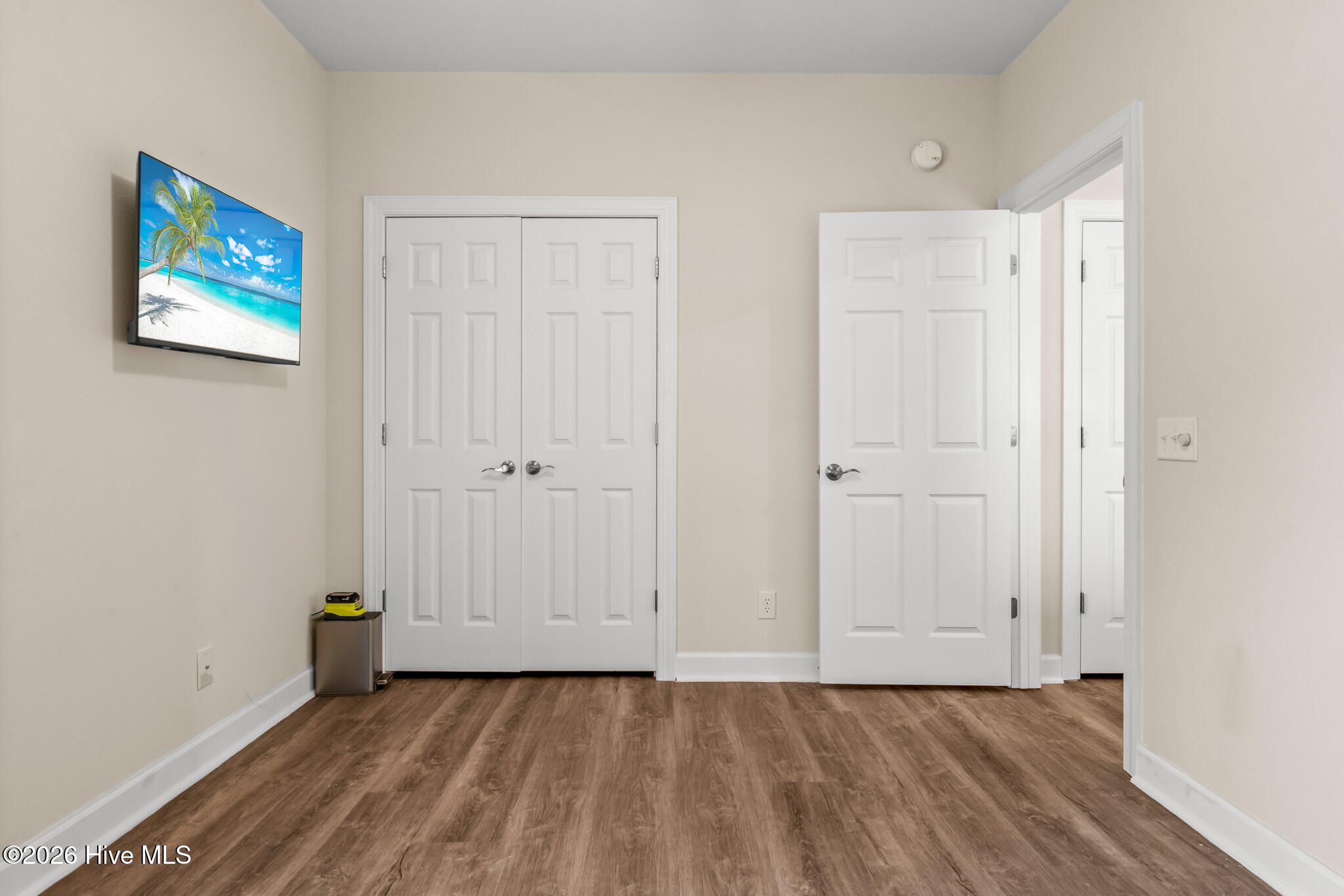 100568438 | Photo 43