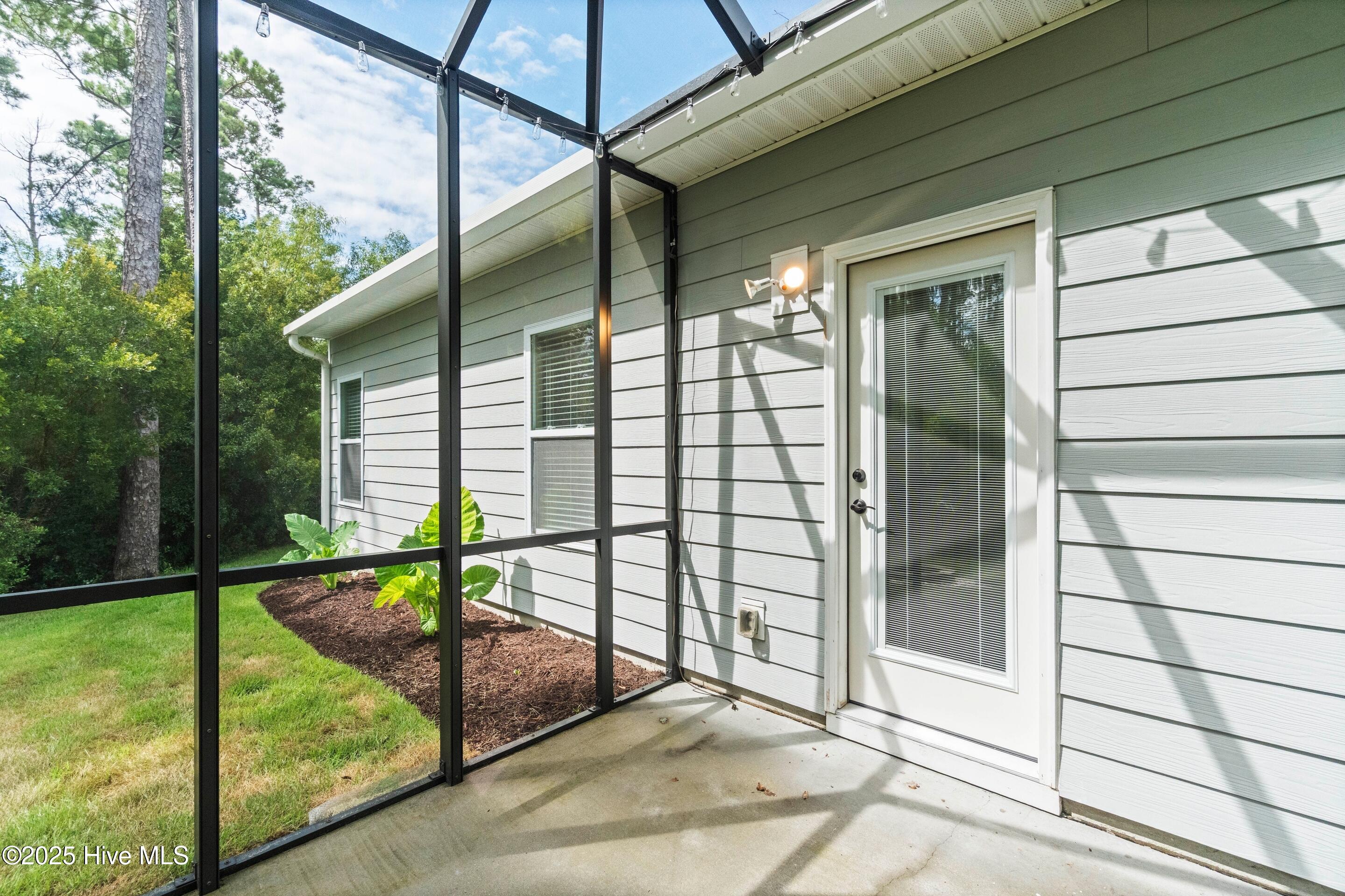 100522432 | Photo 63